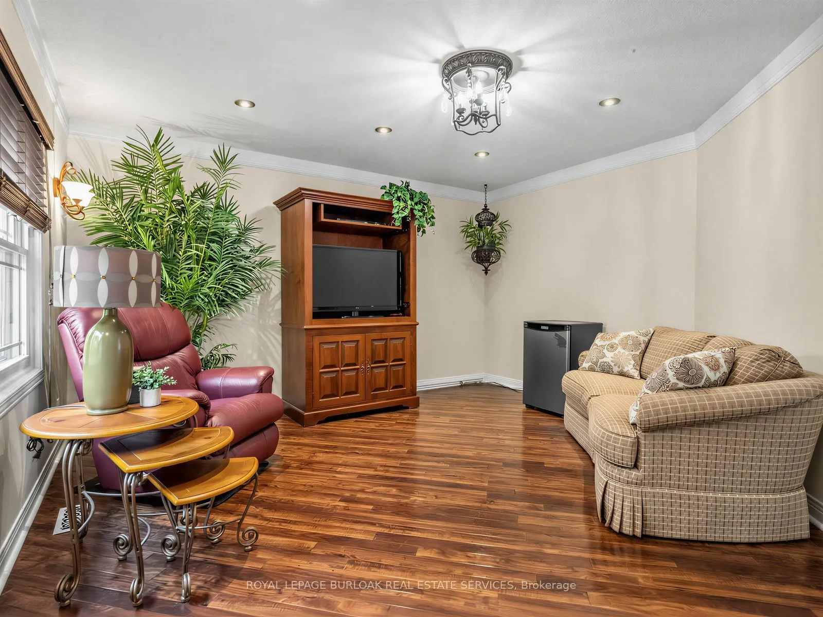 1259 Nathaniel Crescent