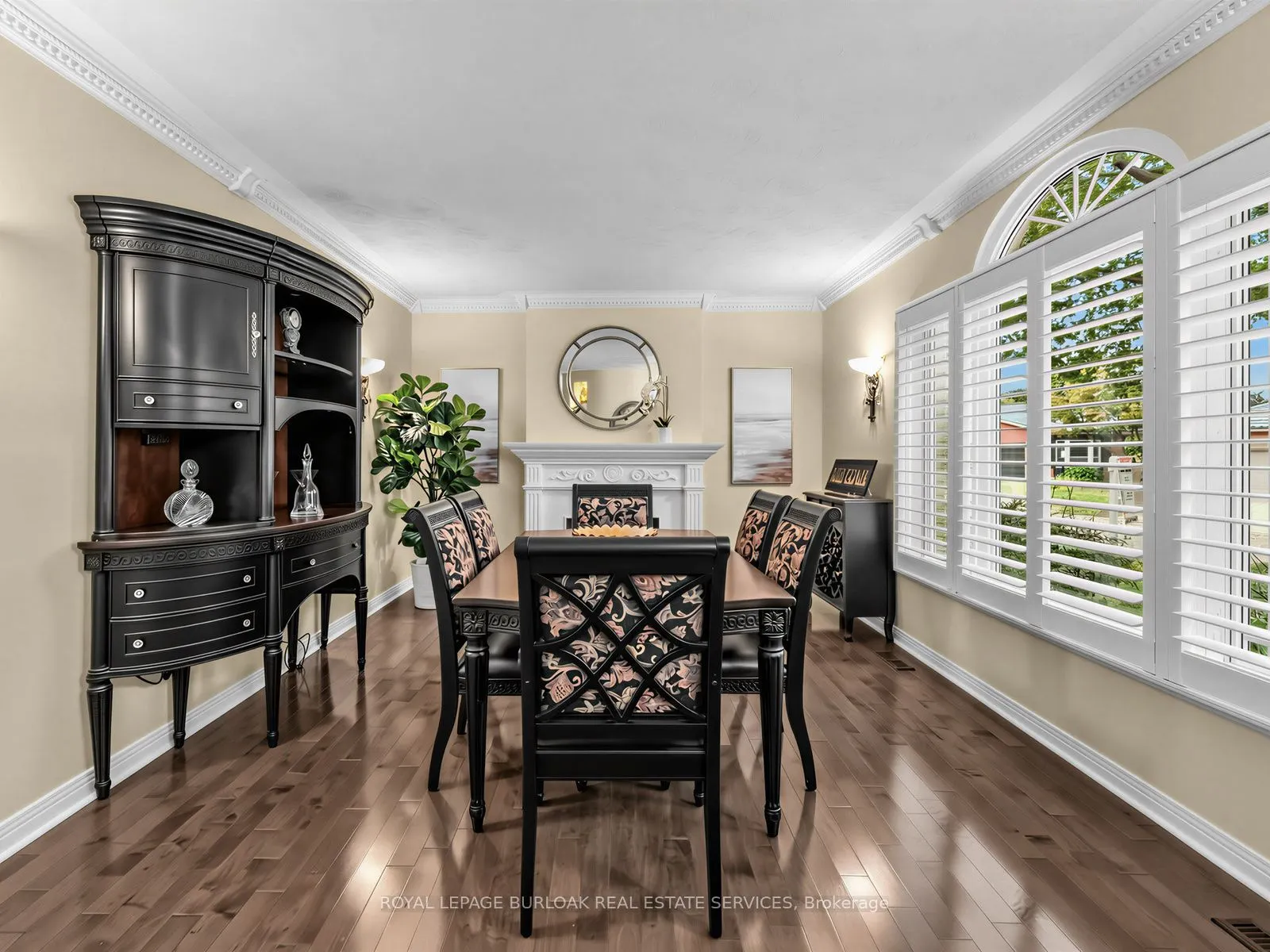 1259 Nathaniel Crescent