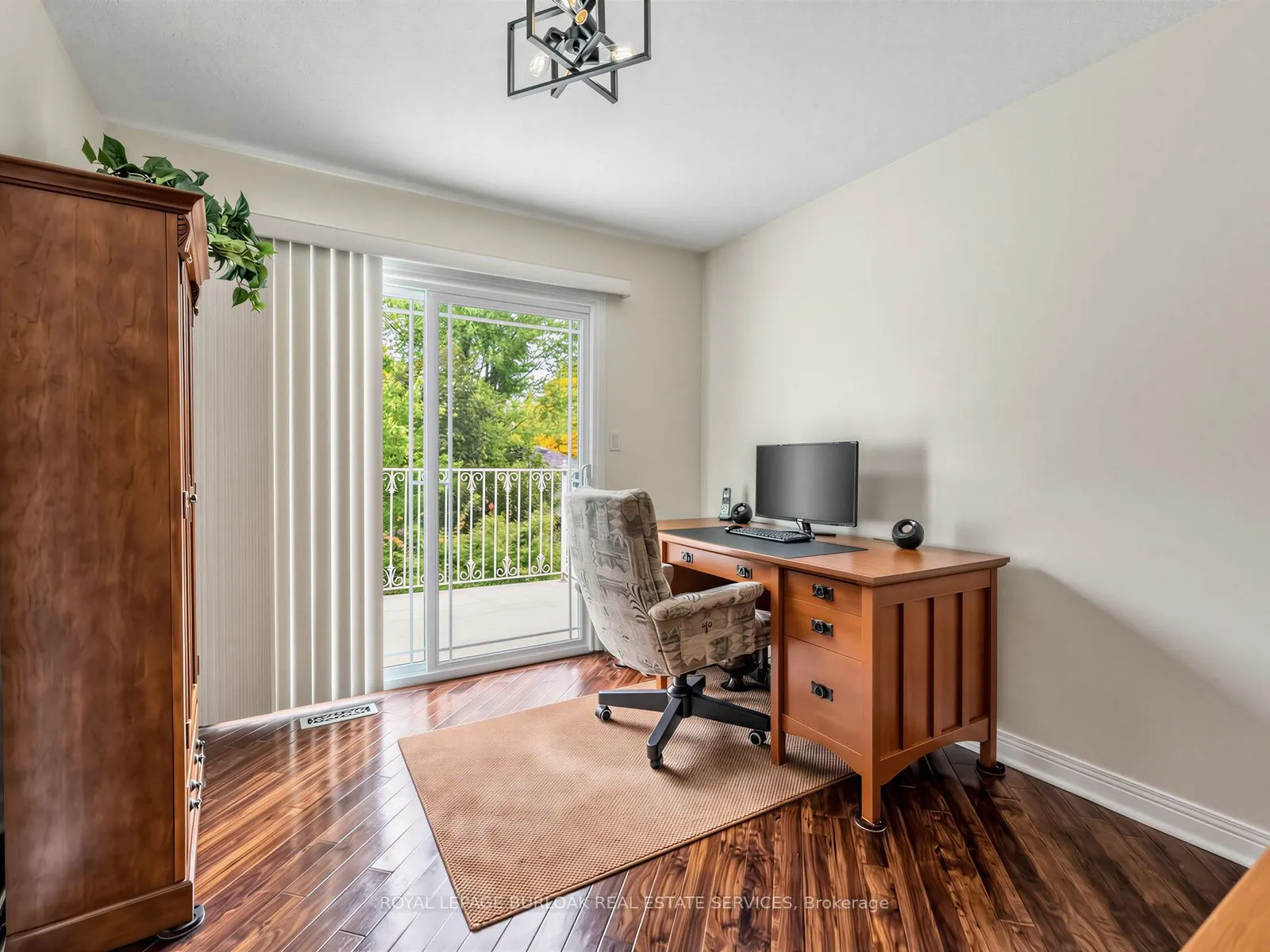 1259 Nathaniel Crescent