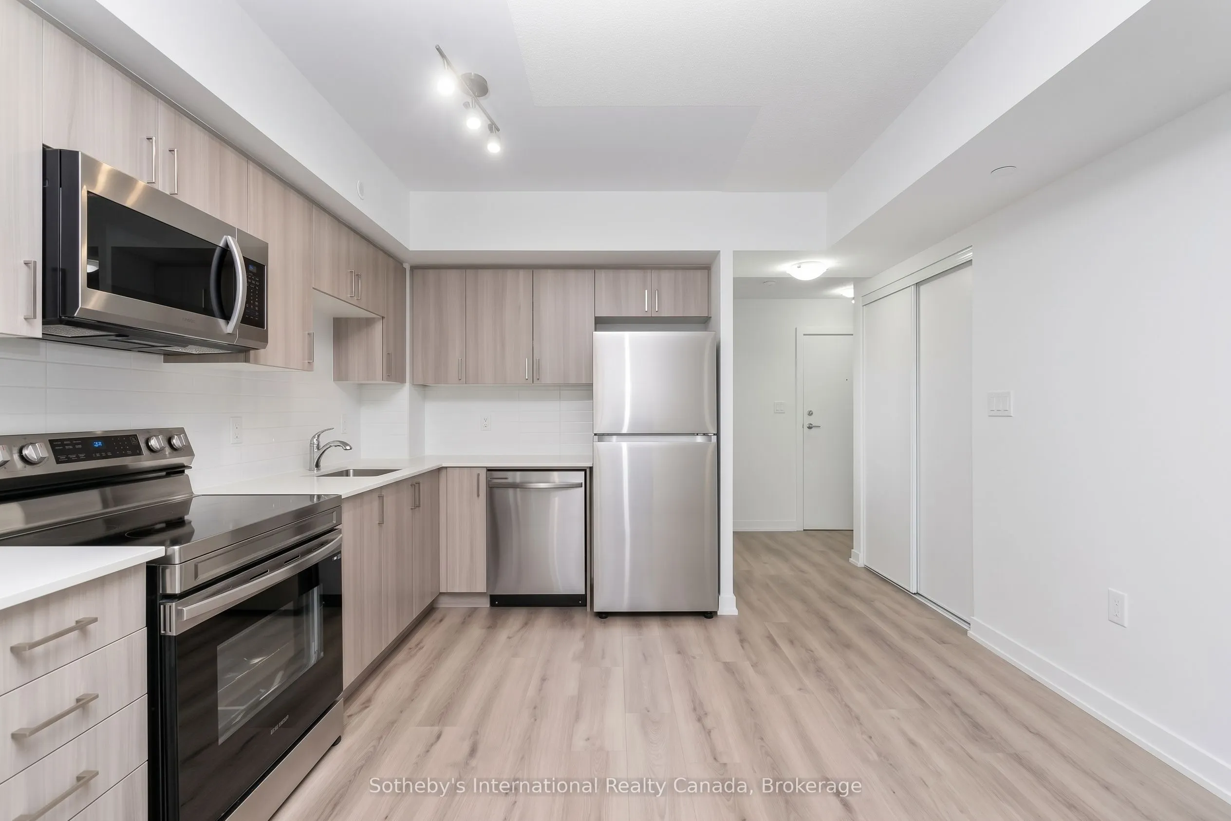 556 Marlee Avenue #412