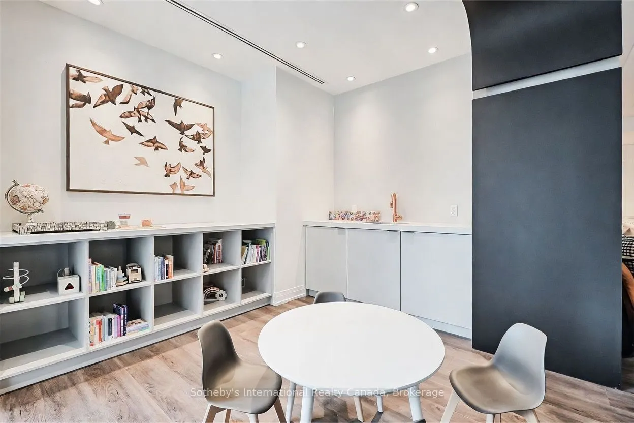 556 Marlee Avenue #412