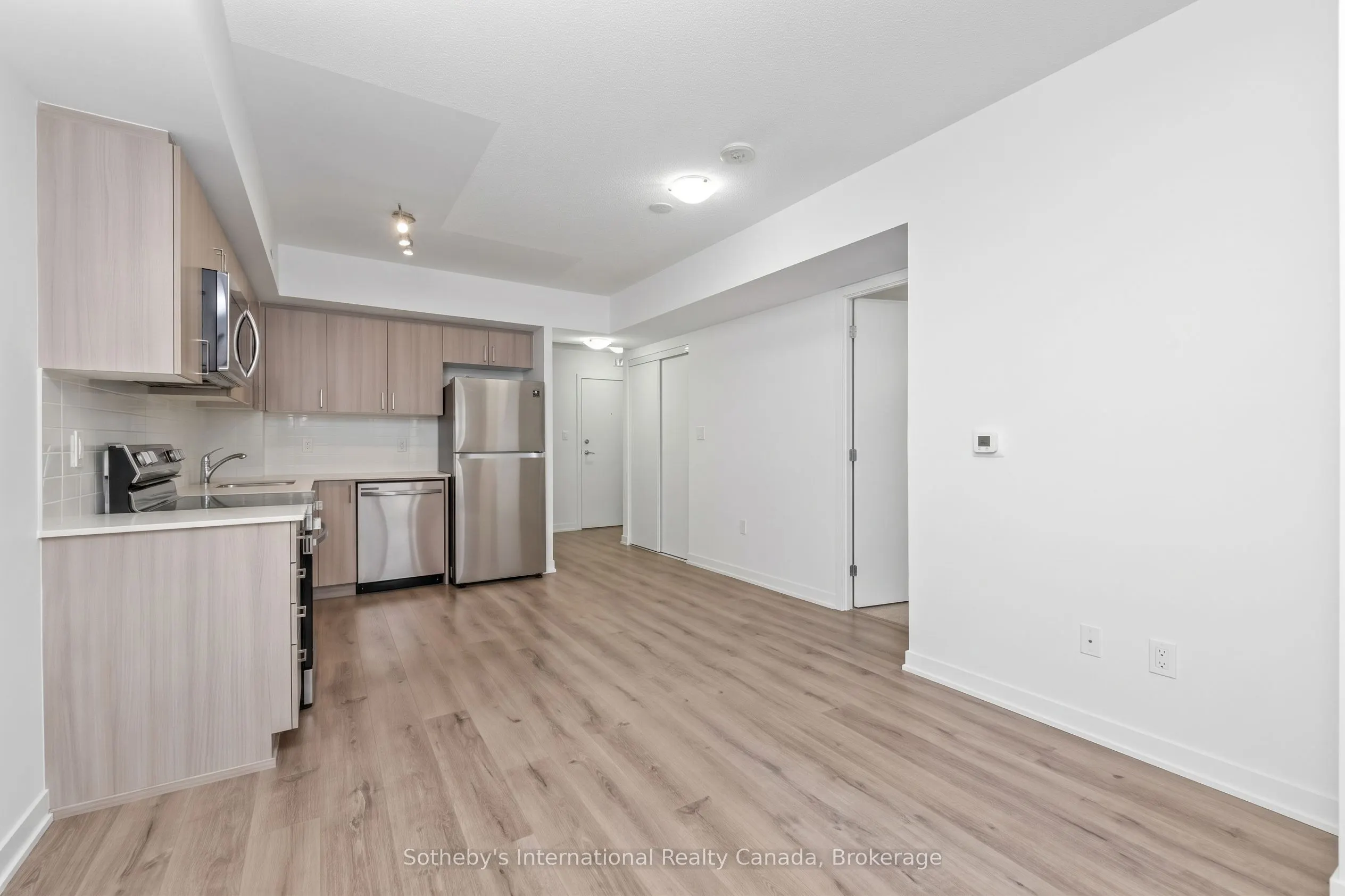 556 Marlee Avenue #412