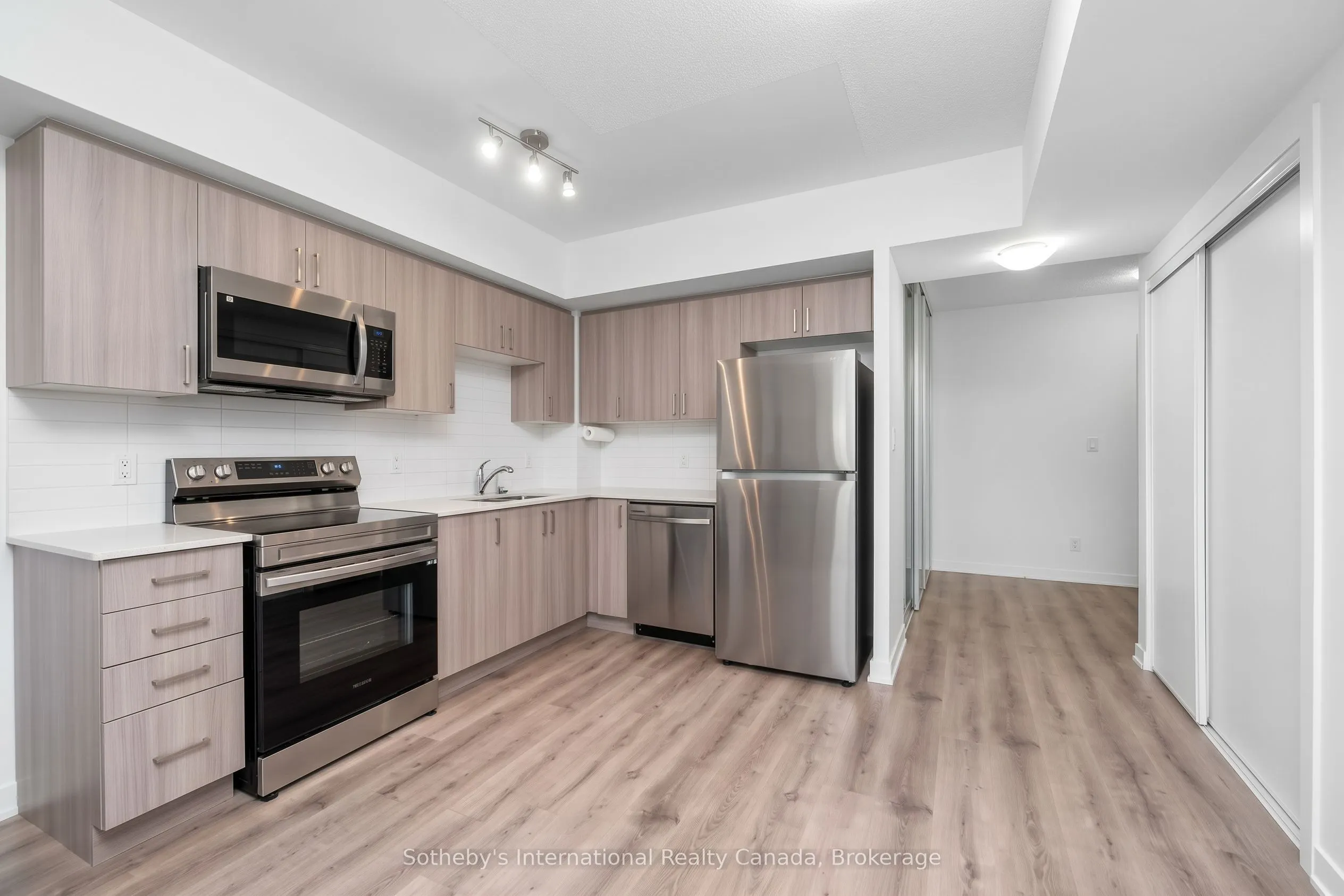 556 Marlee Avenue #412