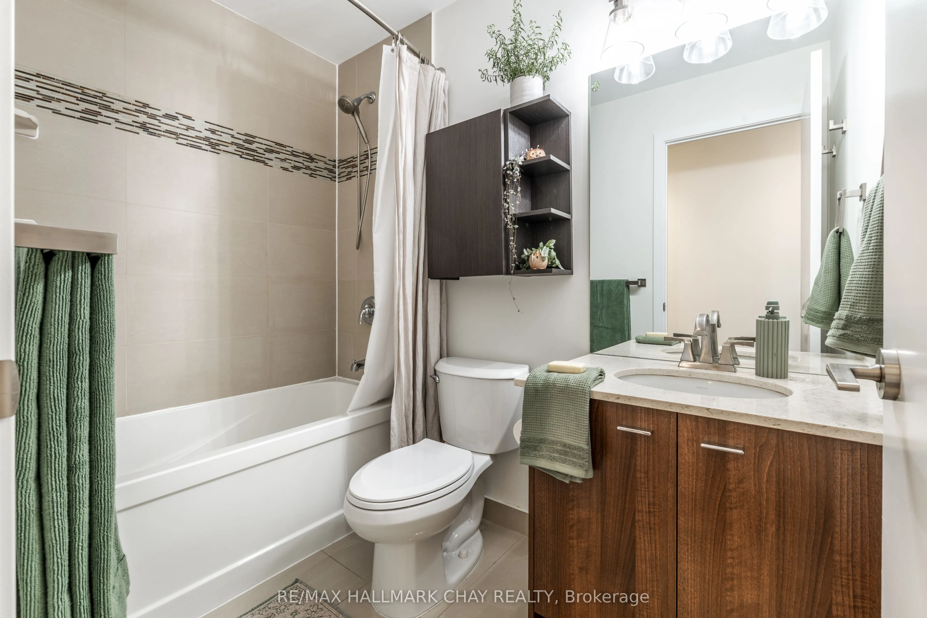 5101 Dundas Street W #204