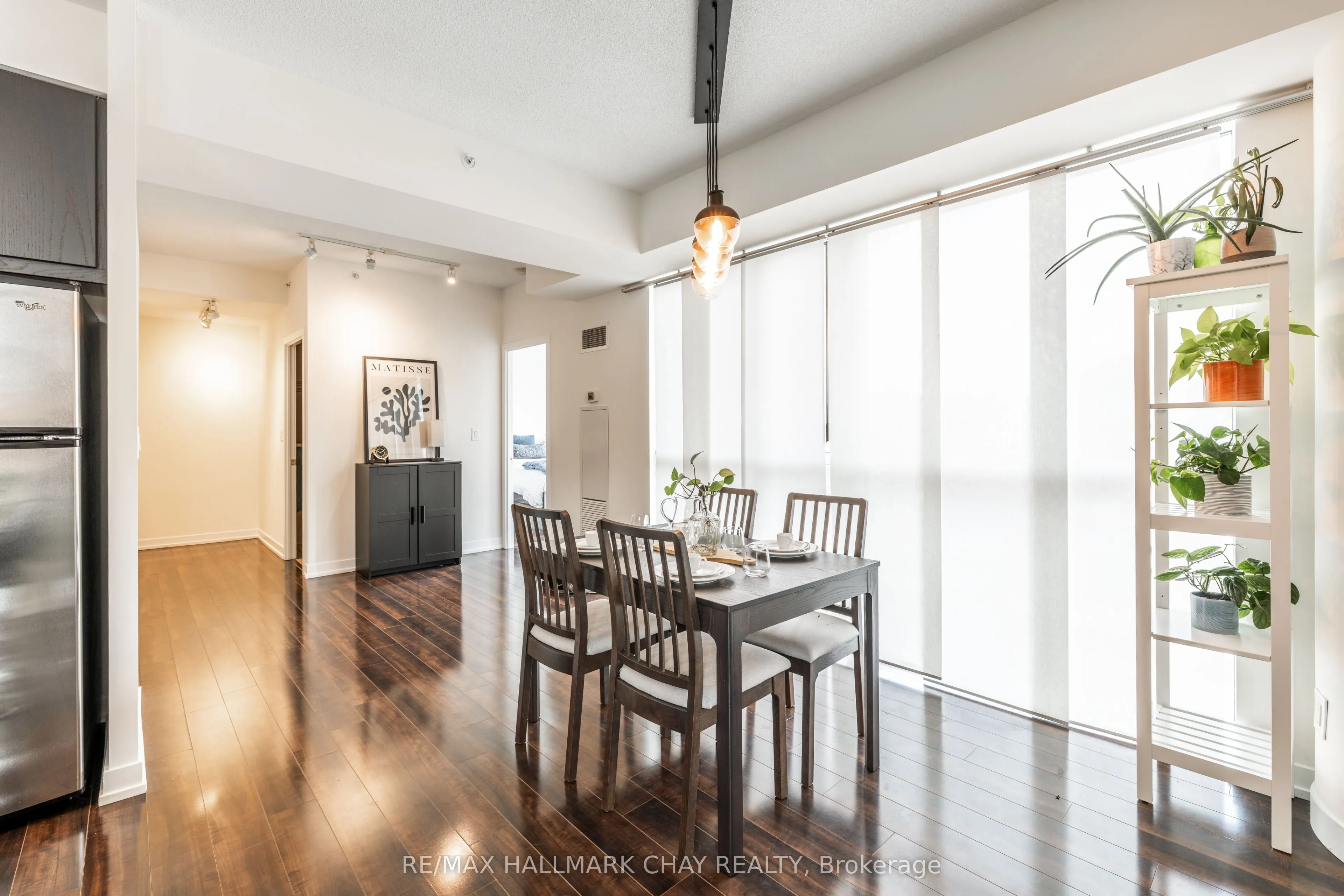 5101 Dundas Street W #204