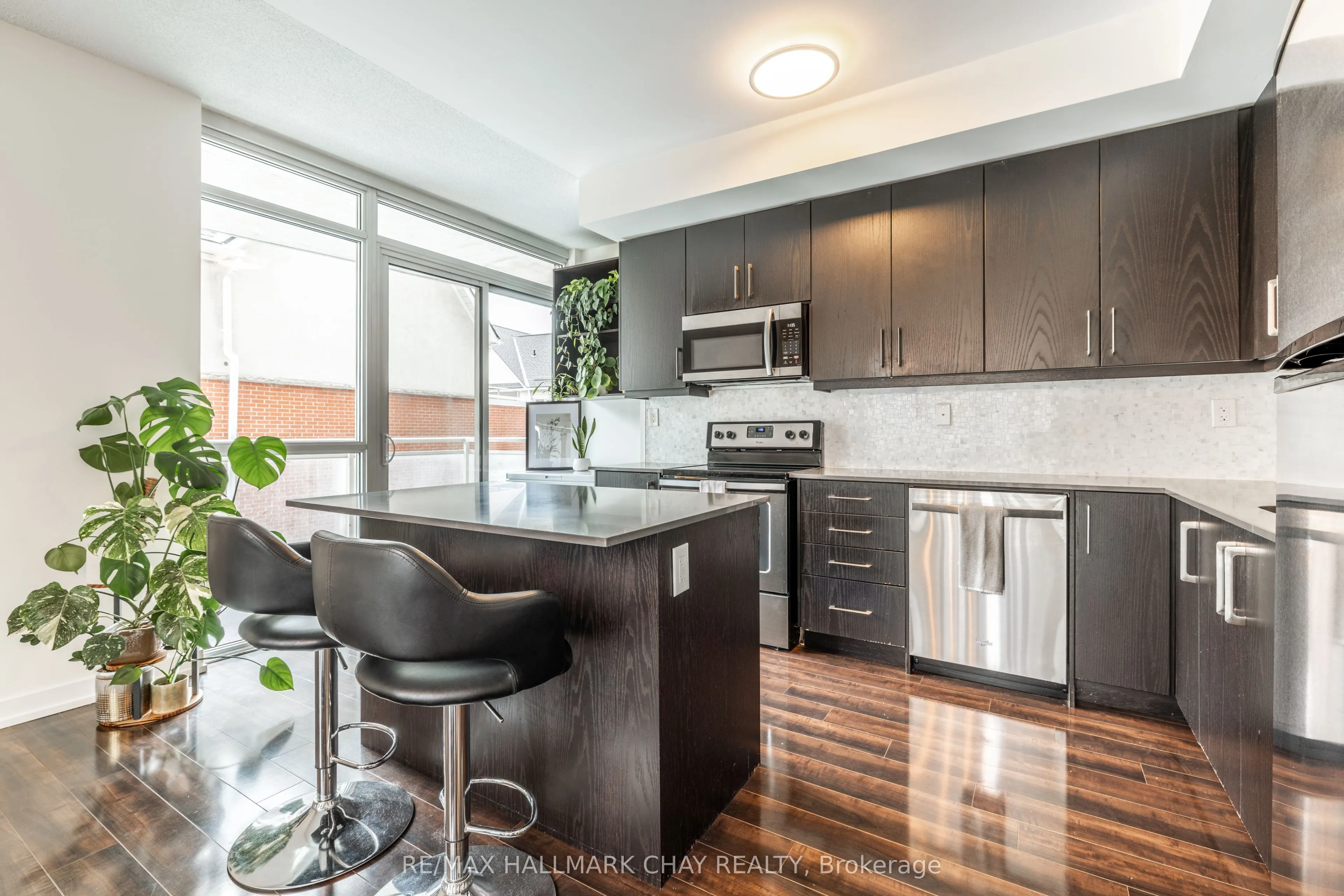 5101 Dundas Street W #204