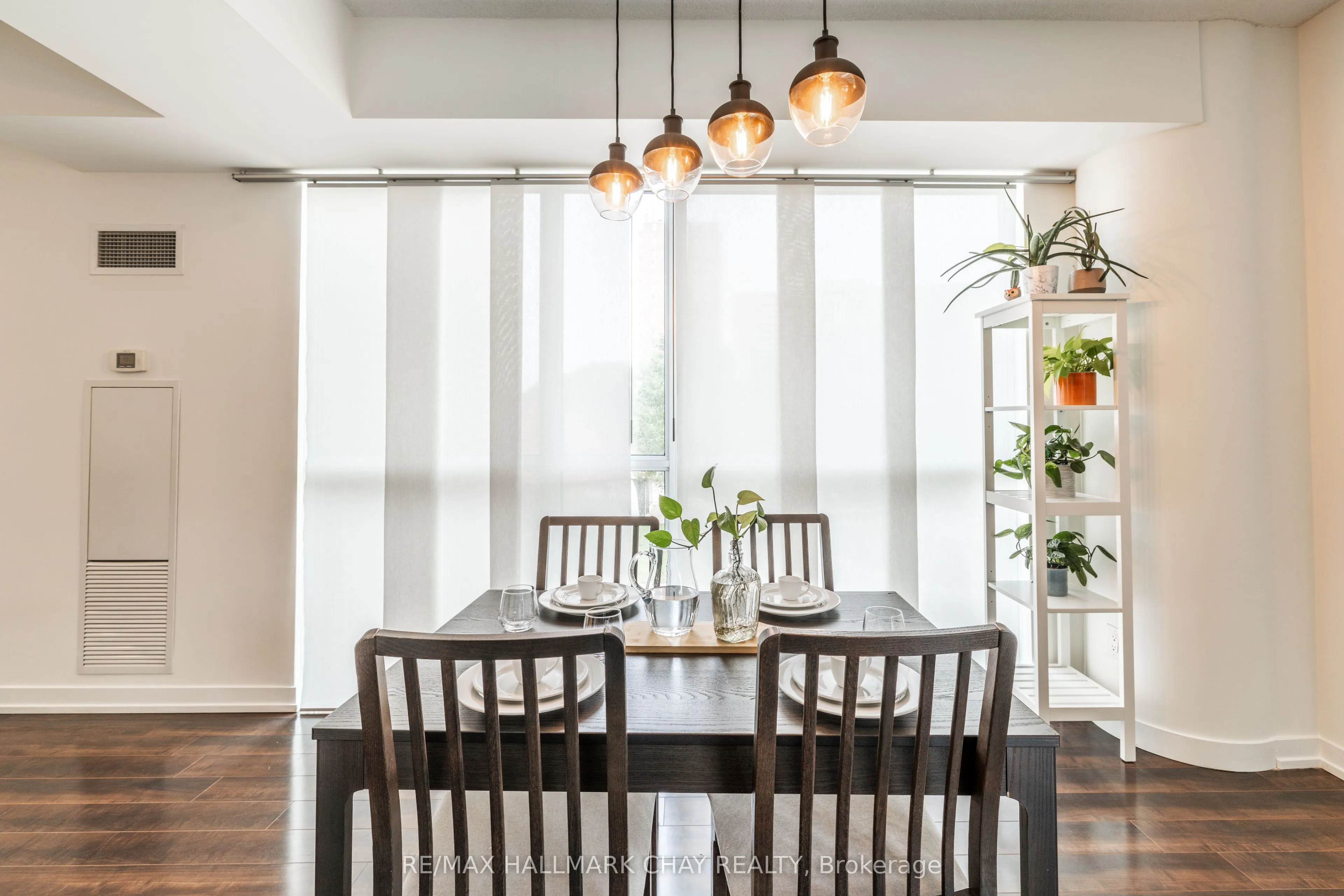 5101 Dundas Street W #204
