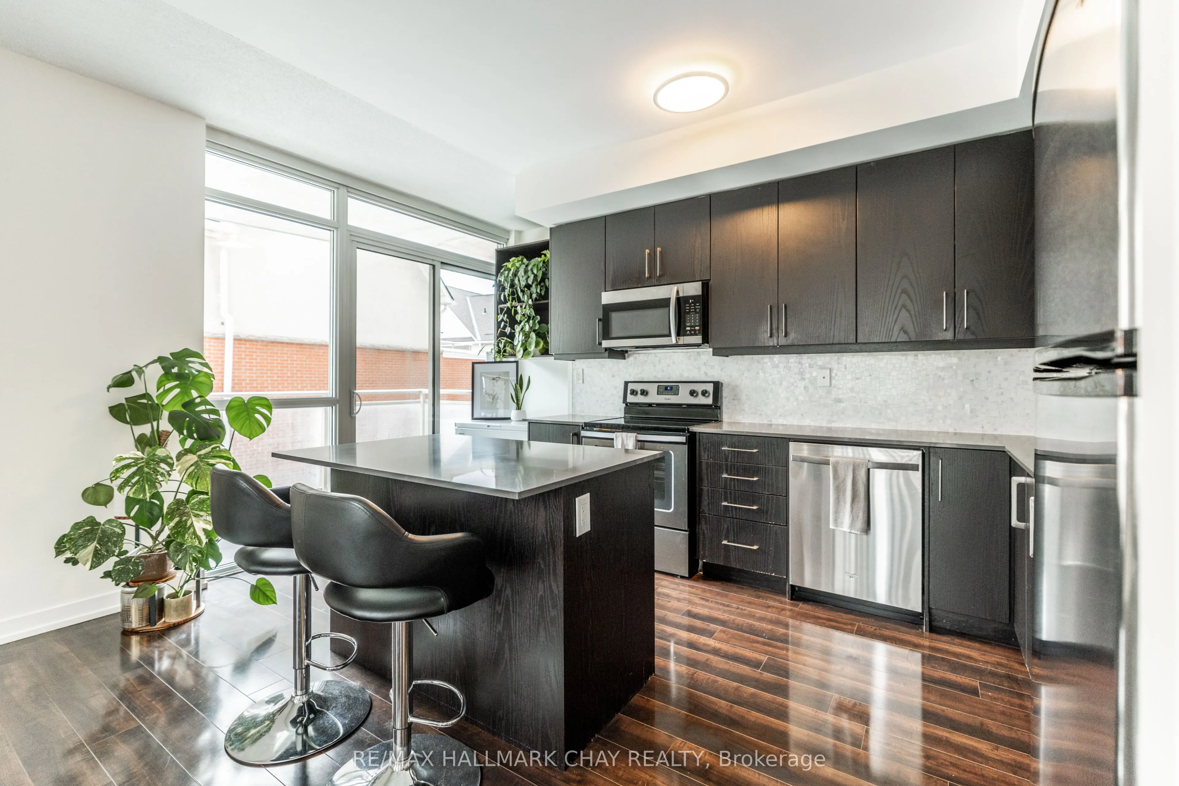 5101 Dundas Street W #204