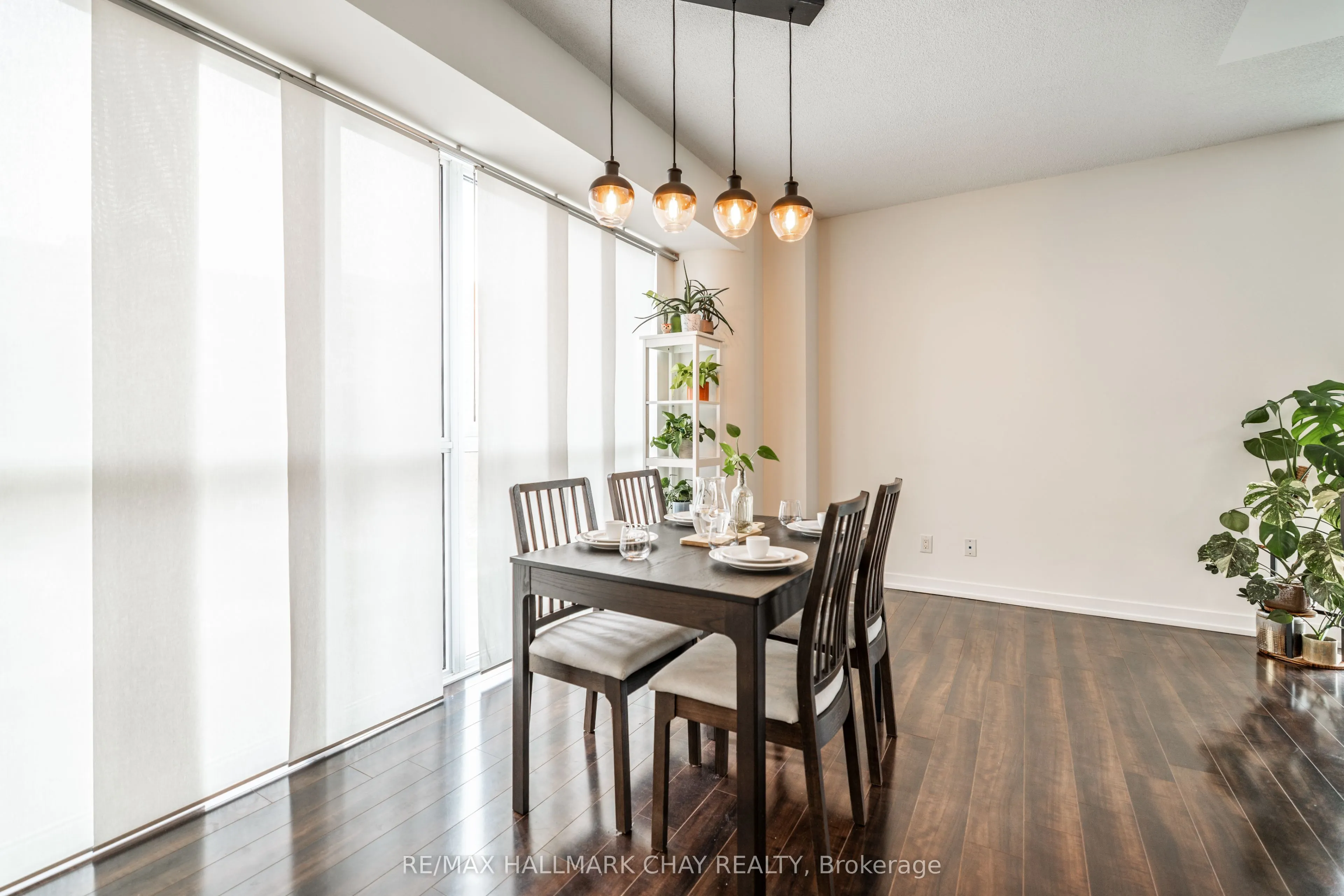 5101 Dundas Street W #204