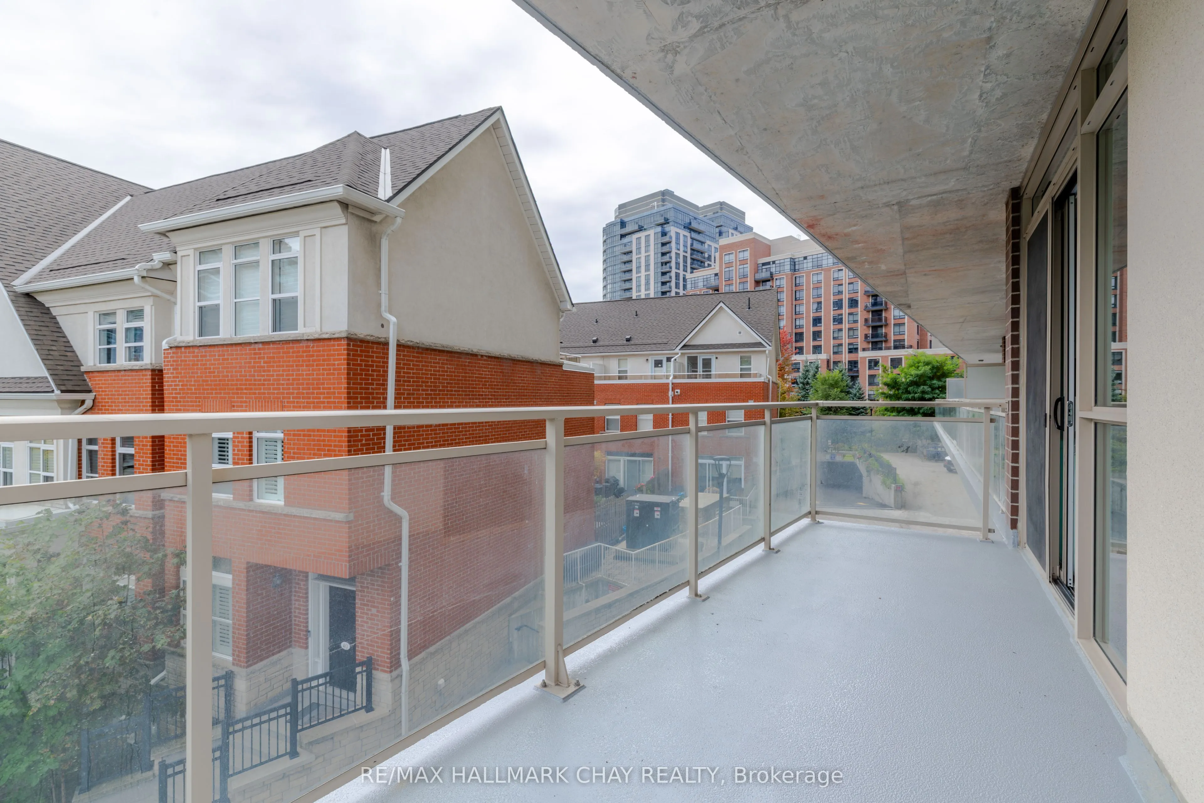 5101 Dundas Street W #204