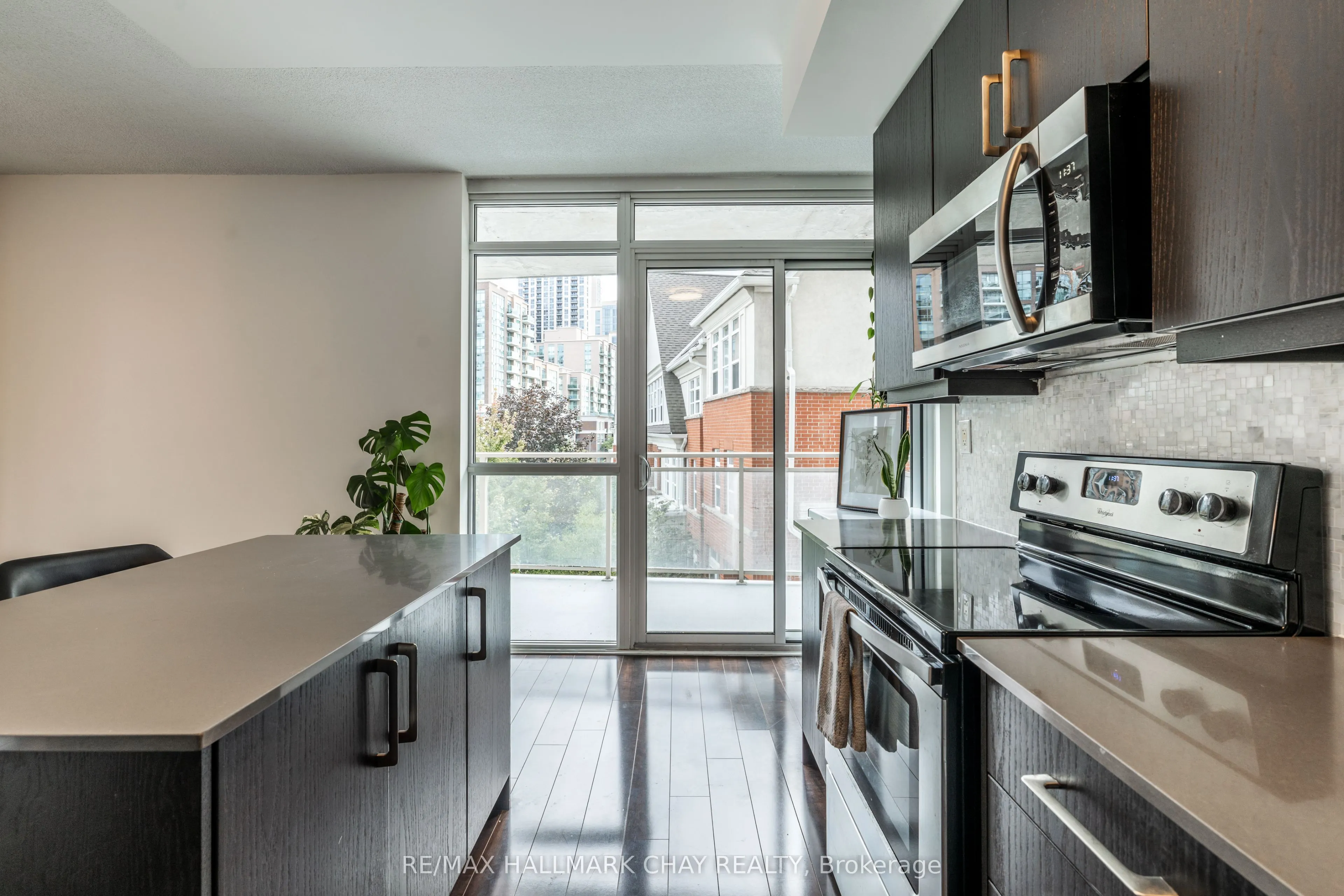5101 Dundas Street W #204