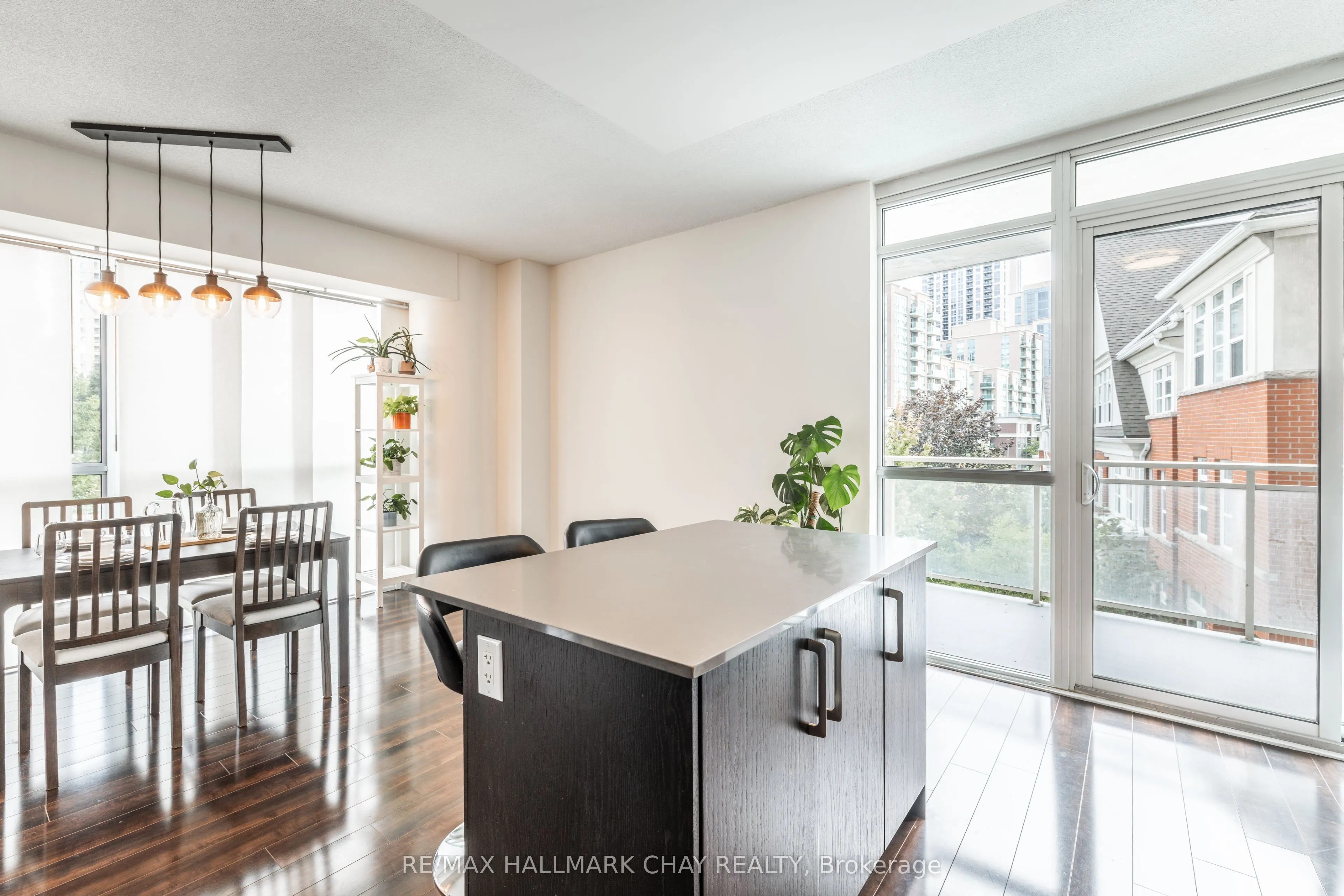 5101 Dundas Street W #204