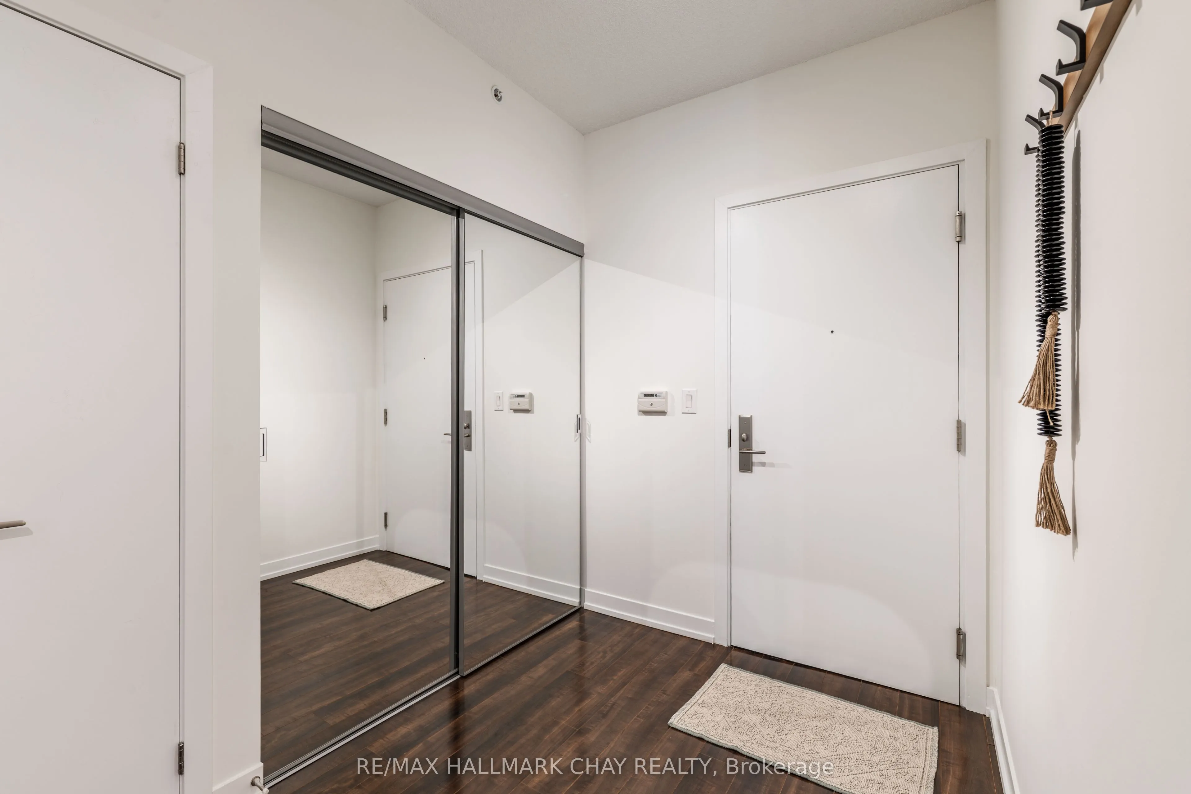 5101 Dundas Street W #204