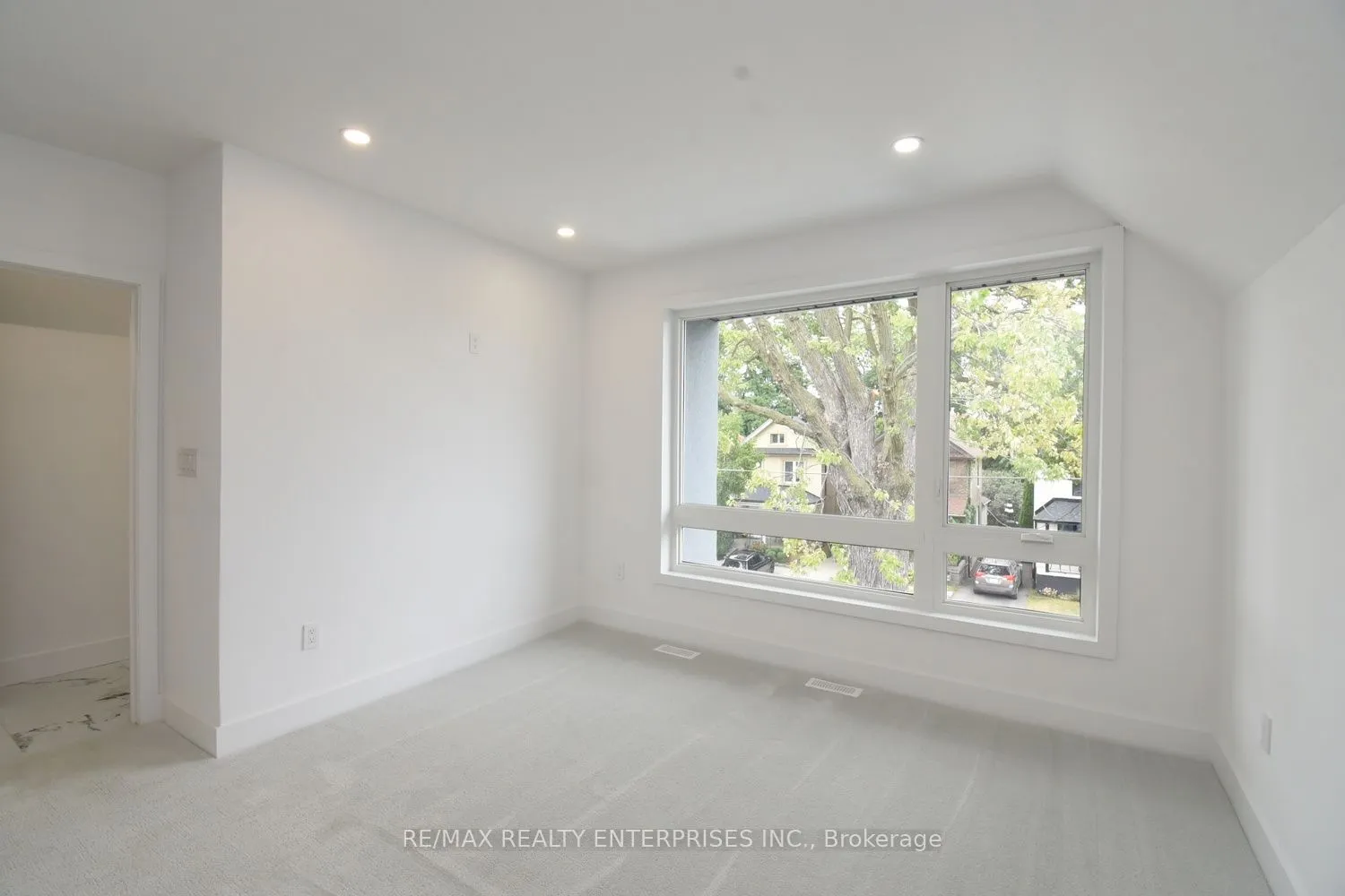 19 Simpson Avenue