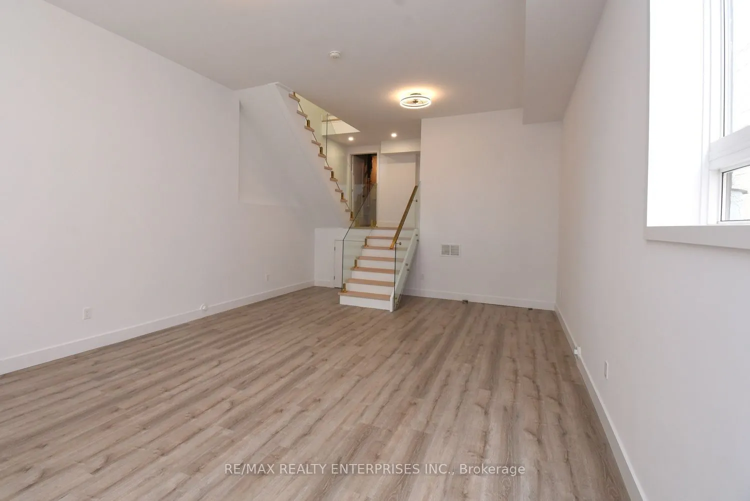19 Simpson Avenue