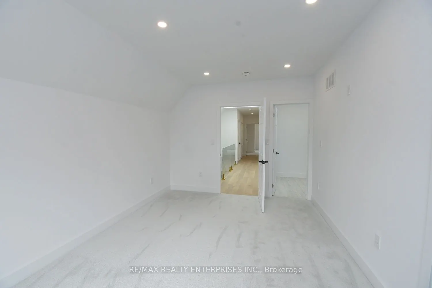 19 Simpson Avenue