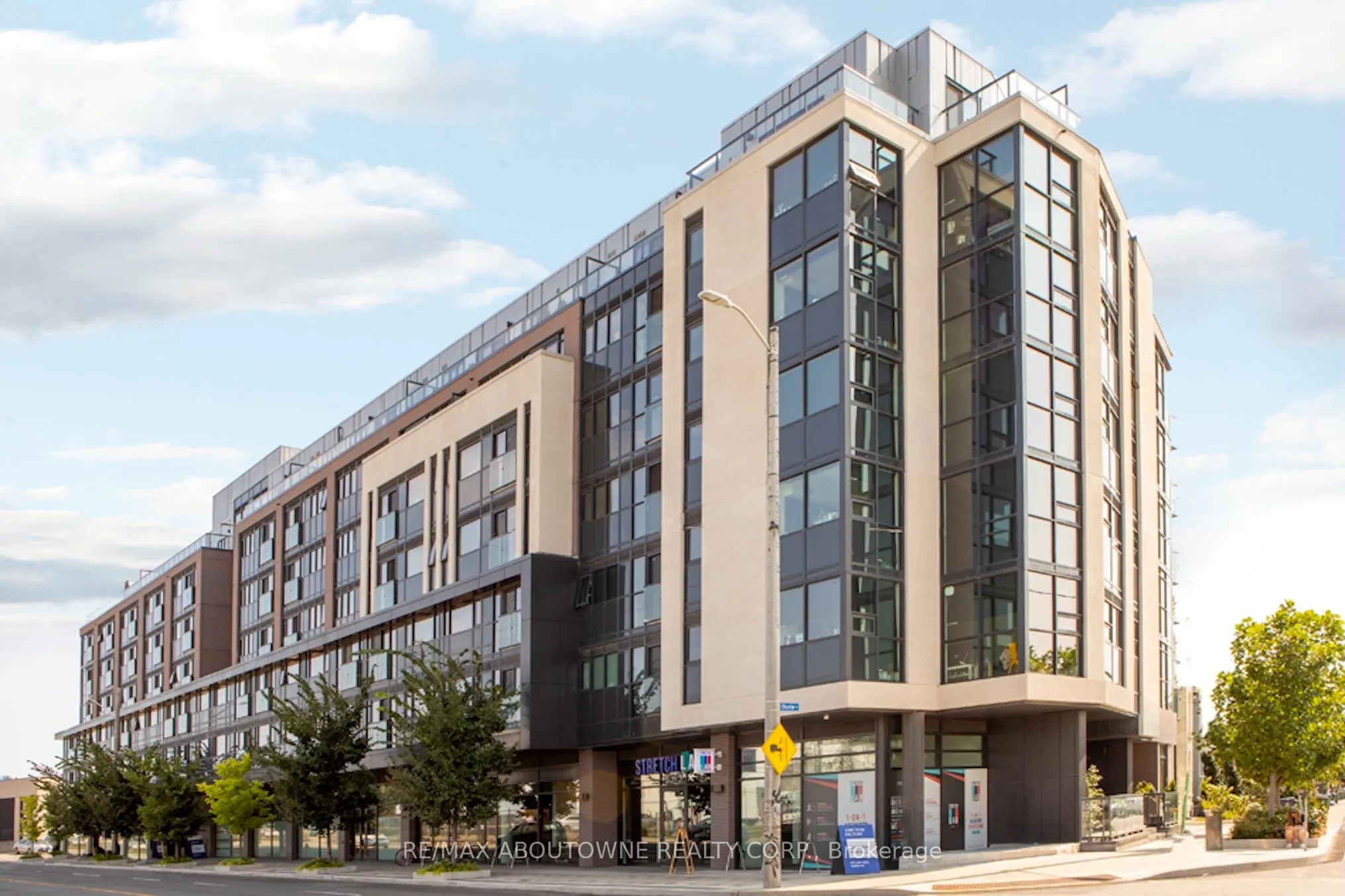 3385 Dundas Street W #219