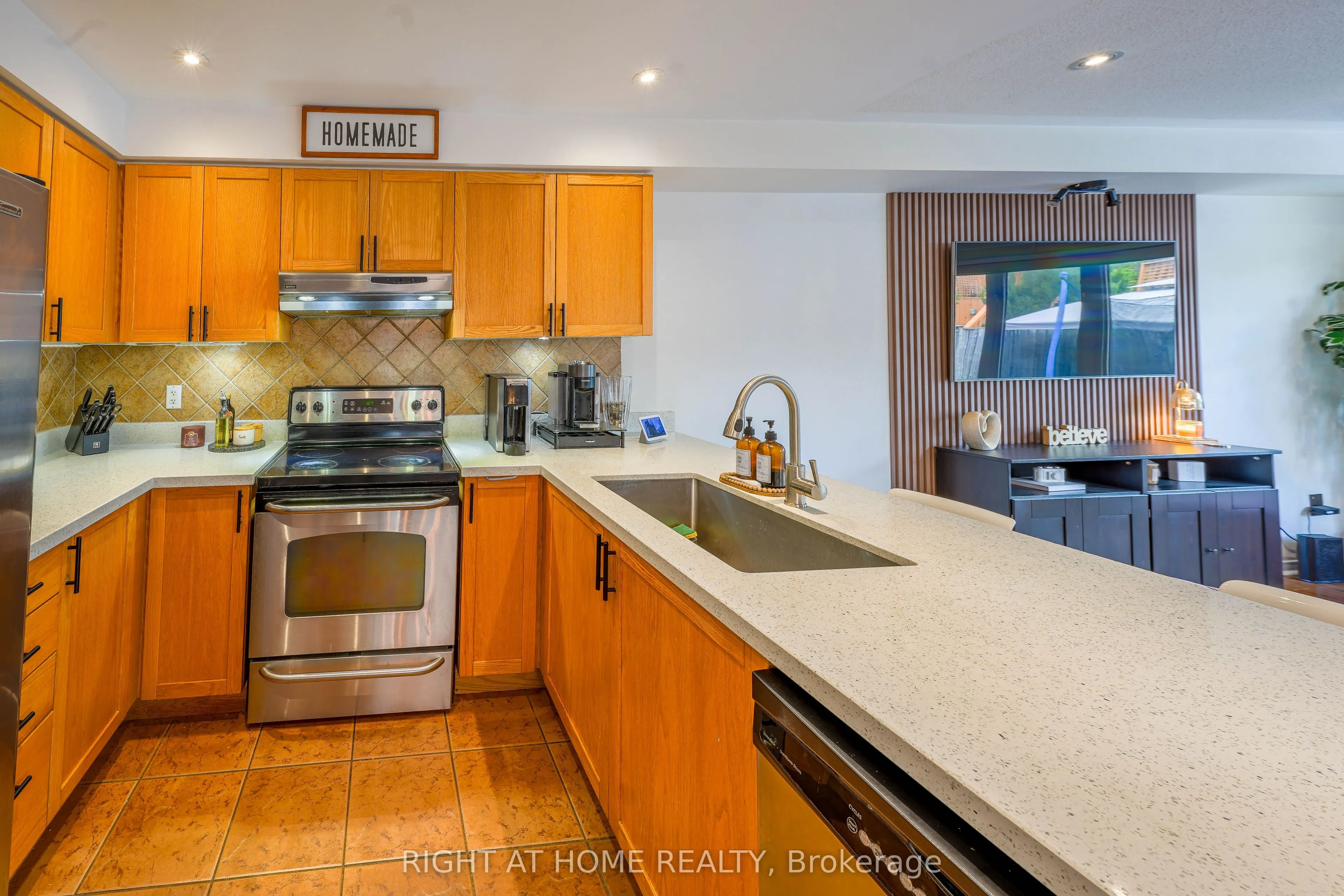 3881 Partition Road