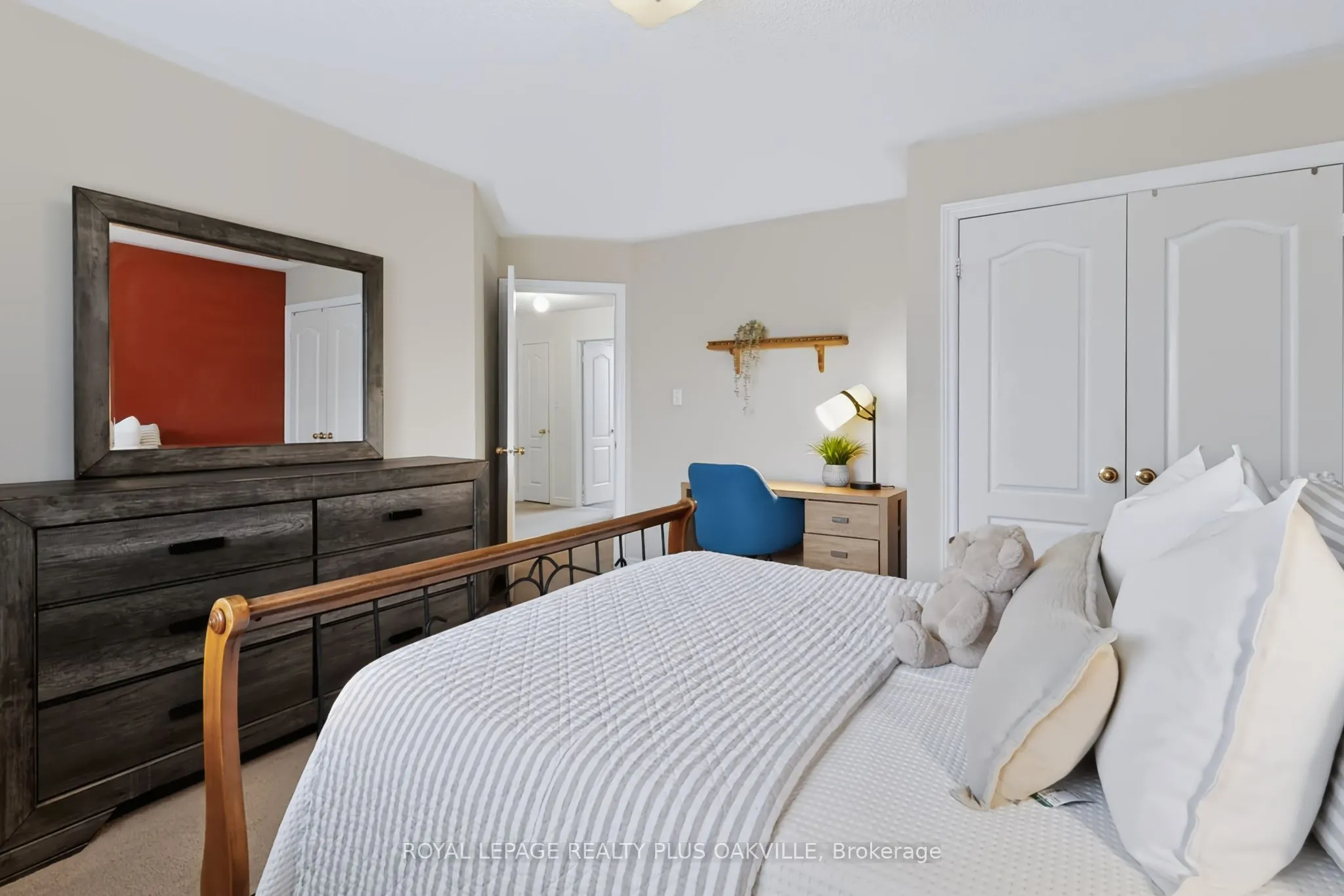 2254 Dunforest Crescent