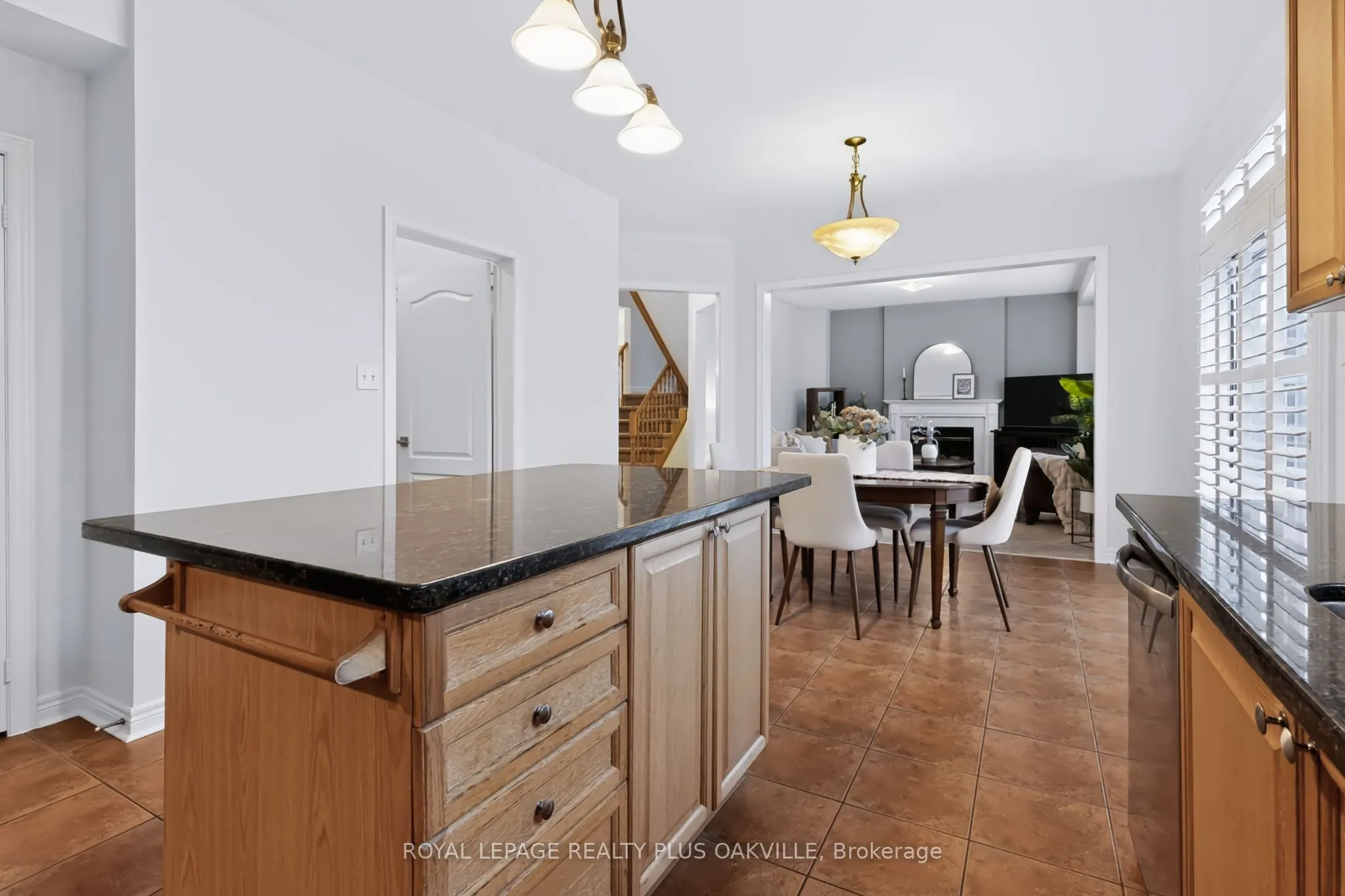 2254 Dunforest Crescent