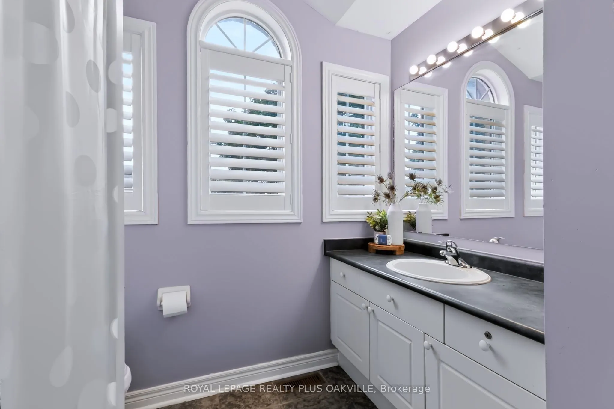 2254 Dunforest Crescent