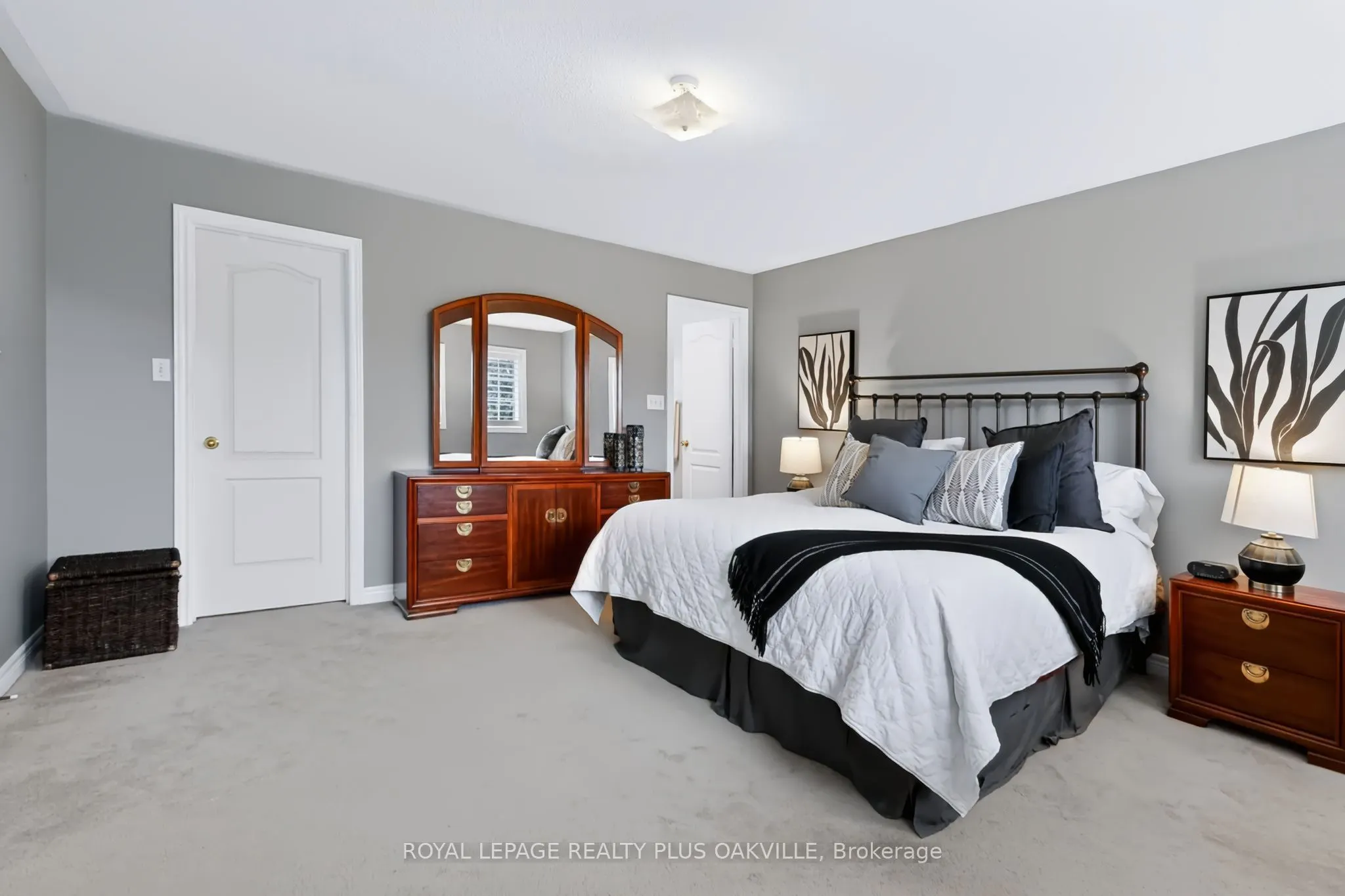 2254 Dunforest Crescent