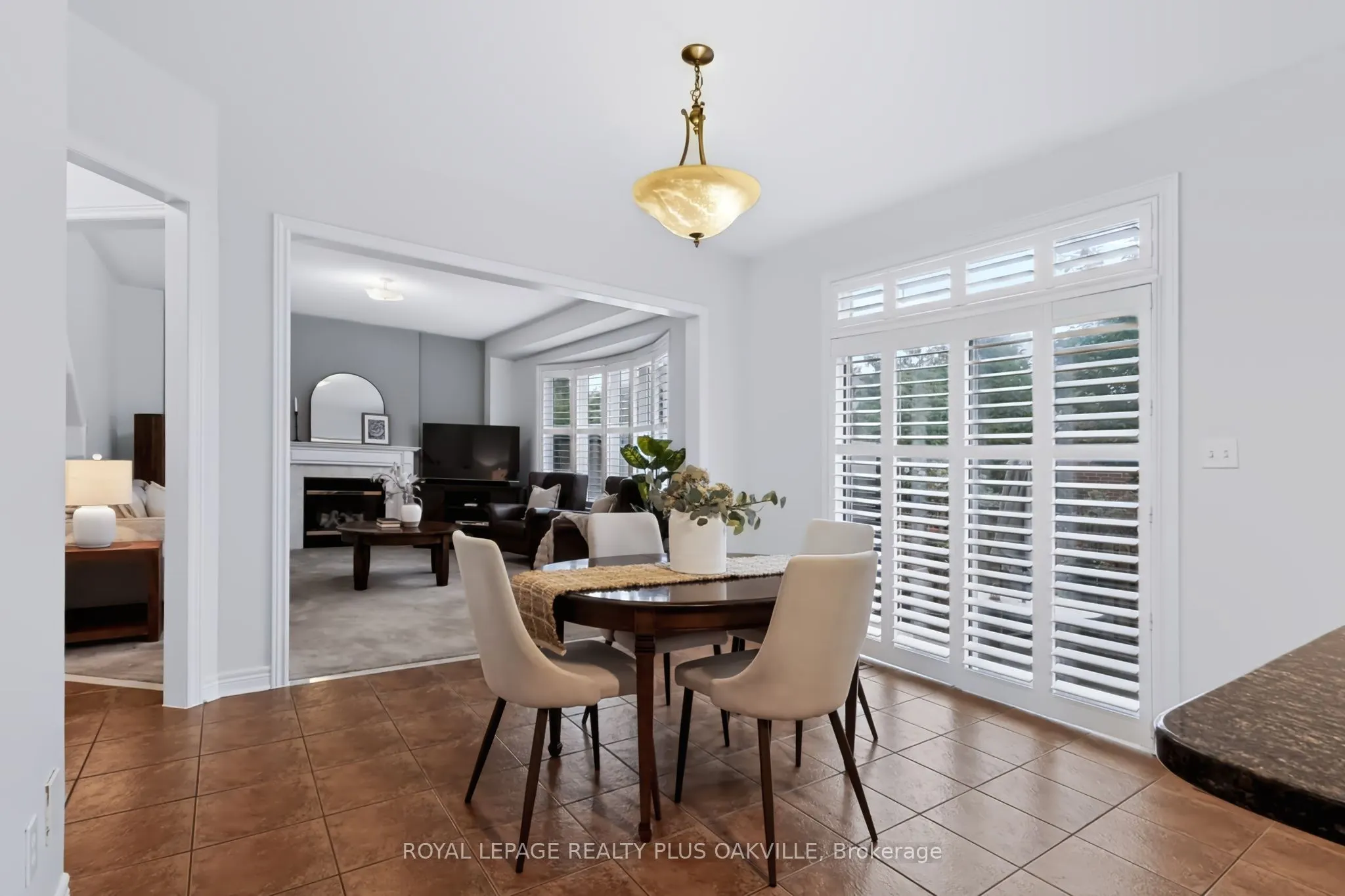 2254 Dunforest Crescent