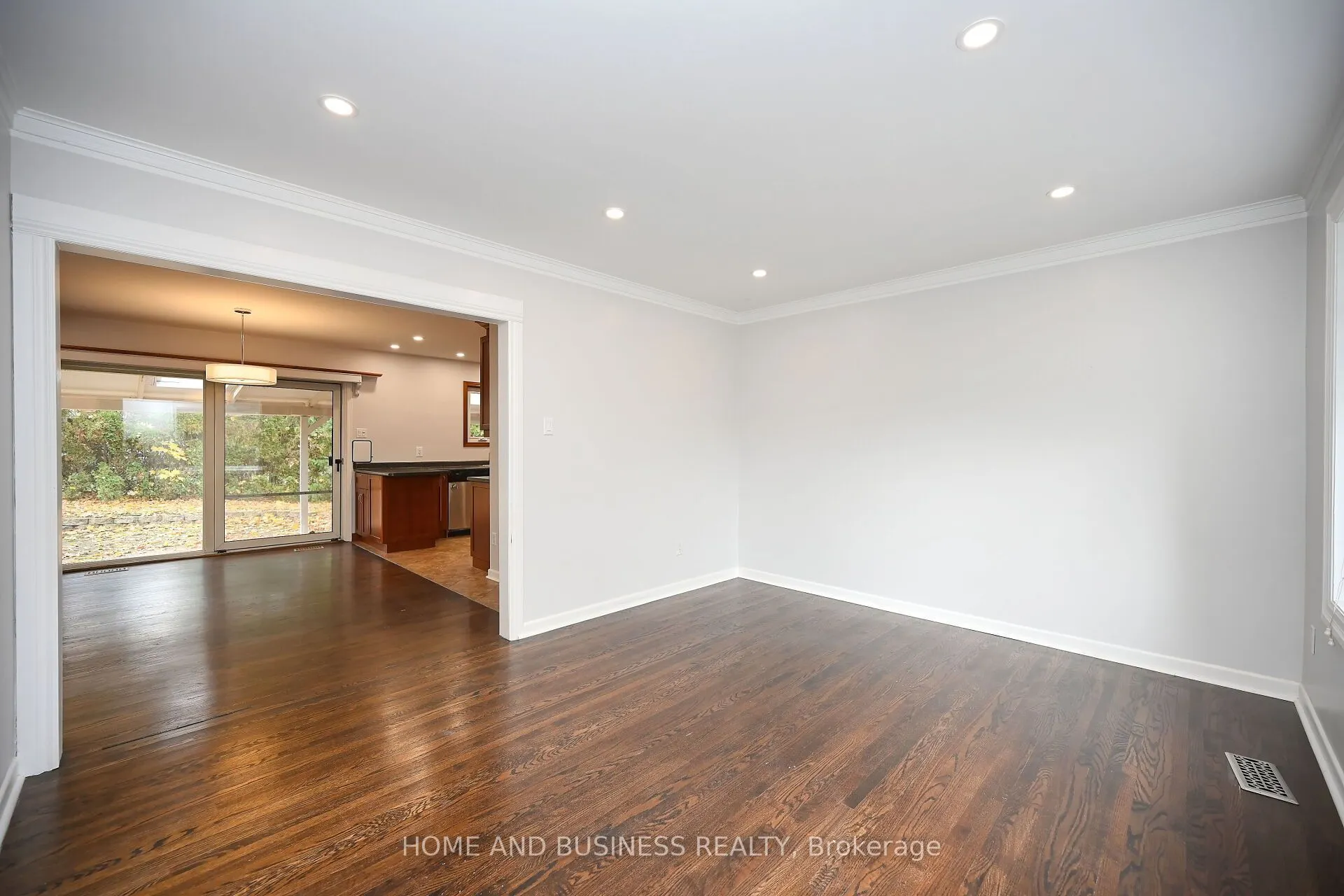 3668 The Credit Woodlands Road