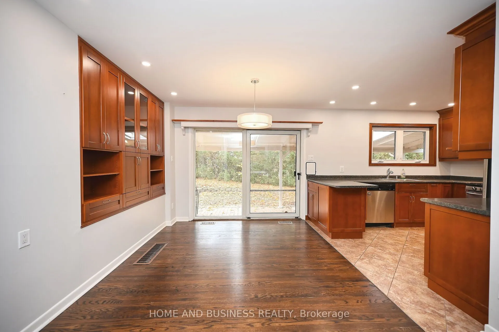 3668 The Credit Woodlands Road
