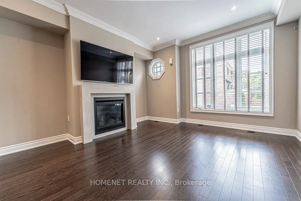 2058 Queensborough Gate #34