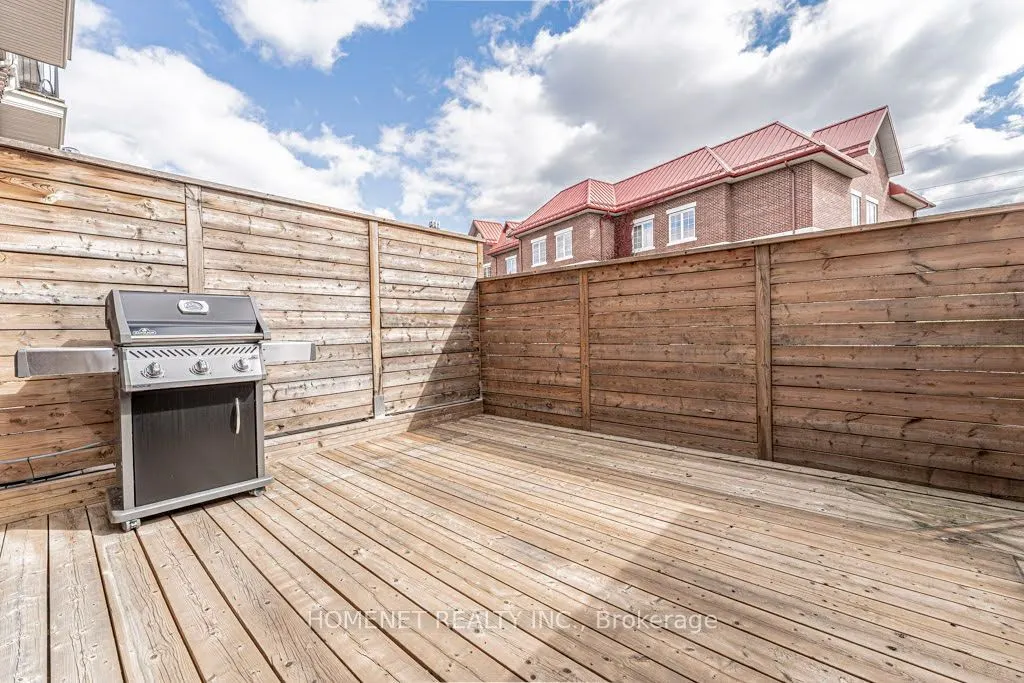2058 Queensborough Gate #34