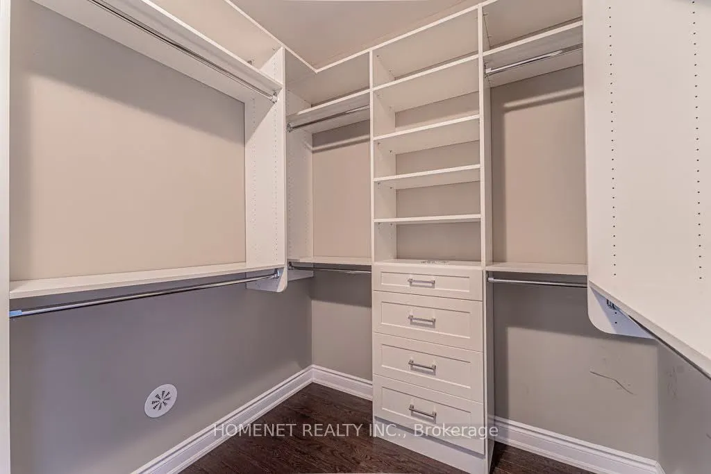 2058 Queensborough Gate #34