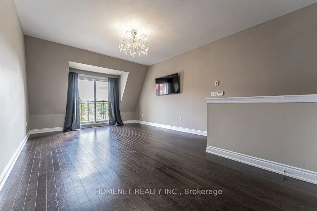 2058 Queensborough Gate #34