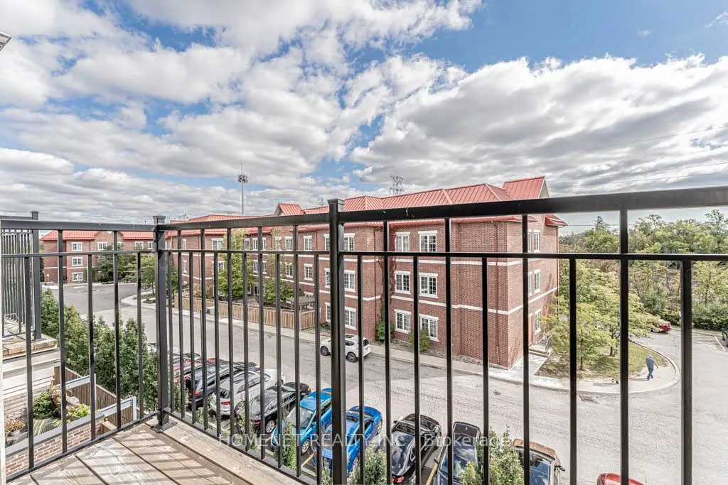 2058 Queensborough Gate #34