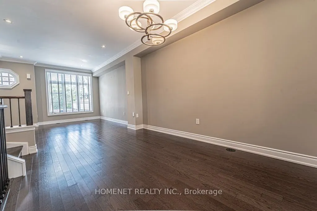 2058 Queensborough Gate #34