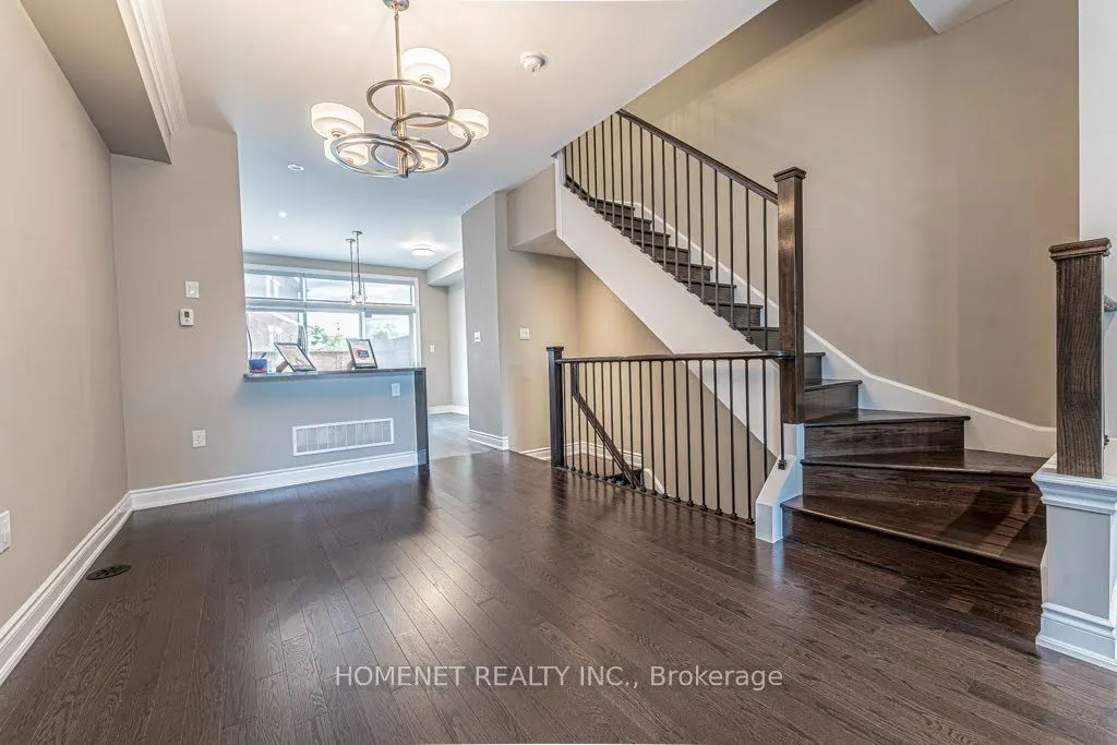 2058 Queensborough Gate #34