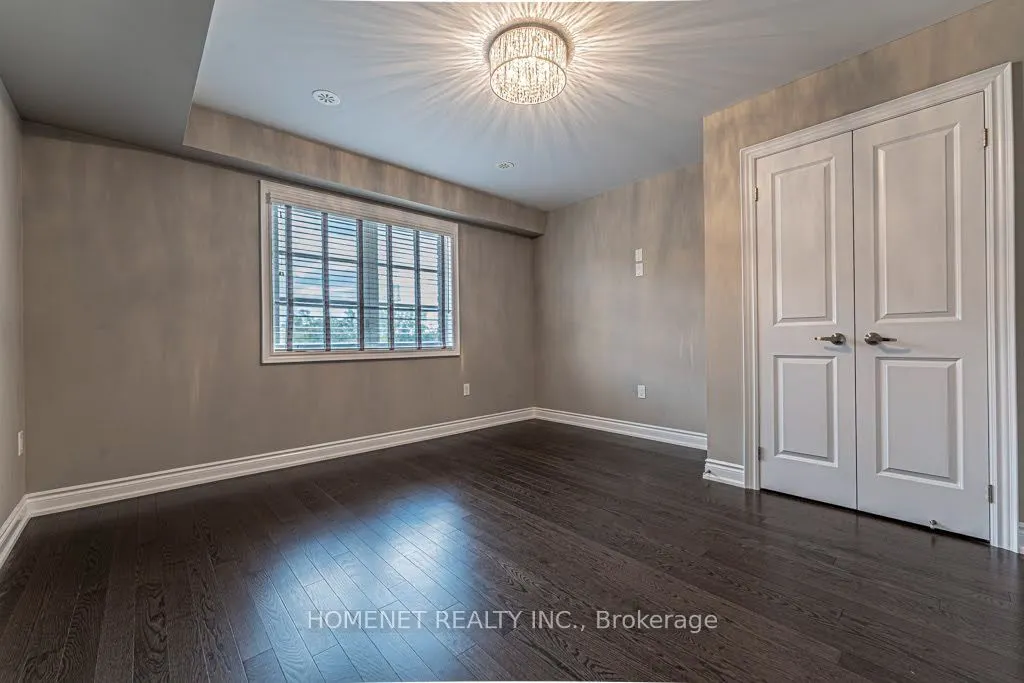 2058 Queensborough Gate #34