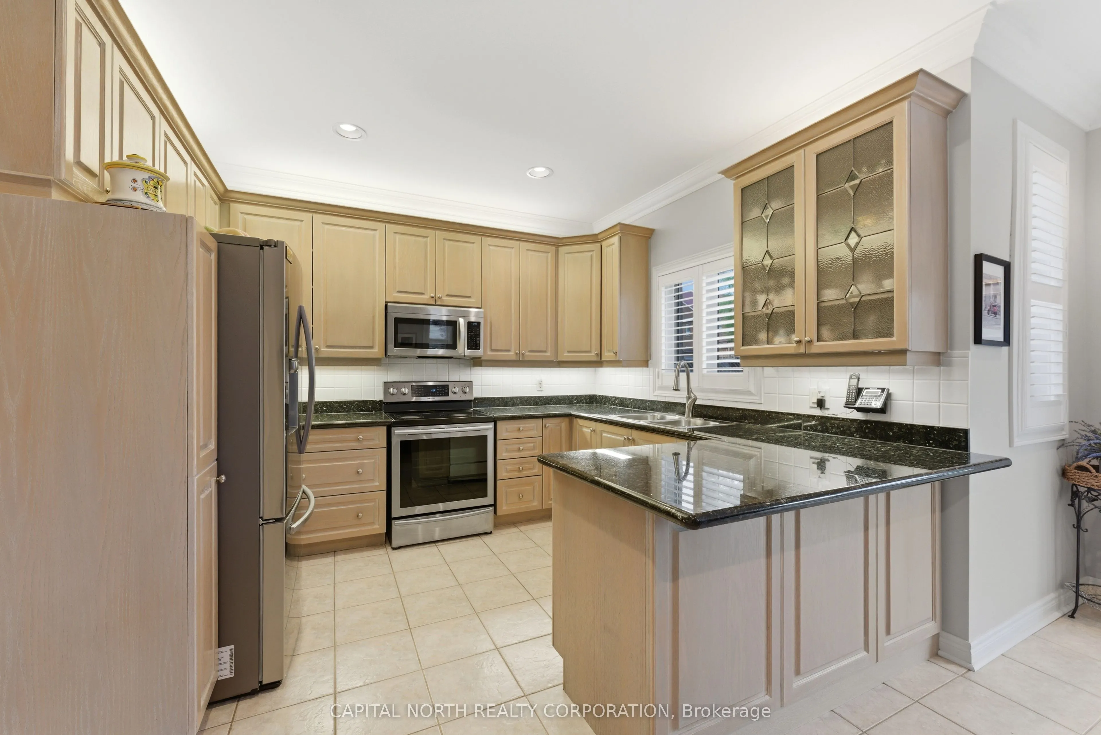 6 Veerland Drive