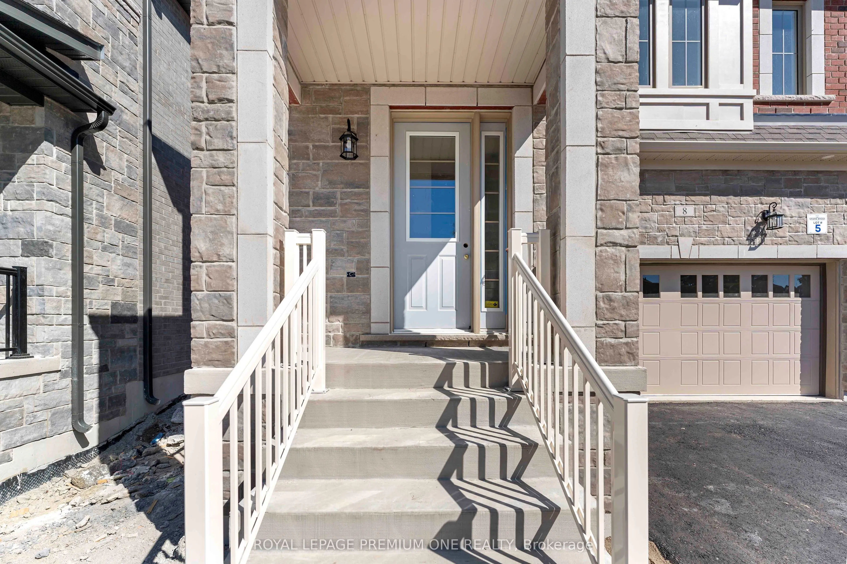 8 Jack Kenny Court