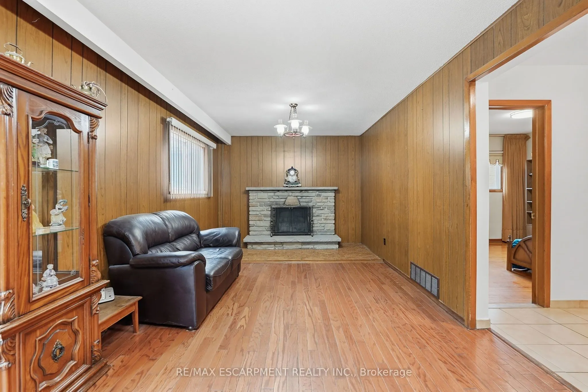 7566 Netherwood Road