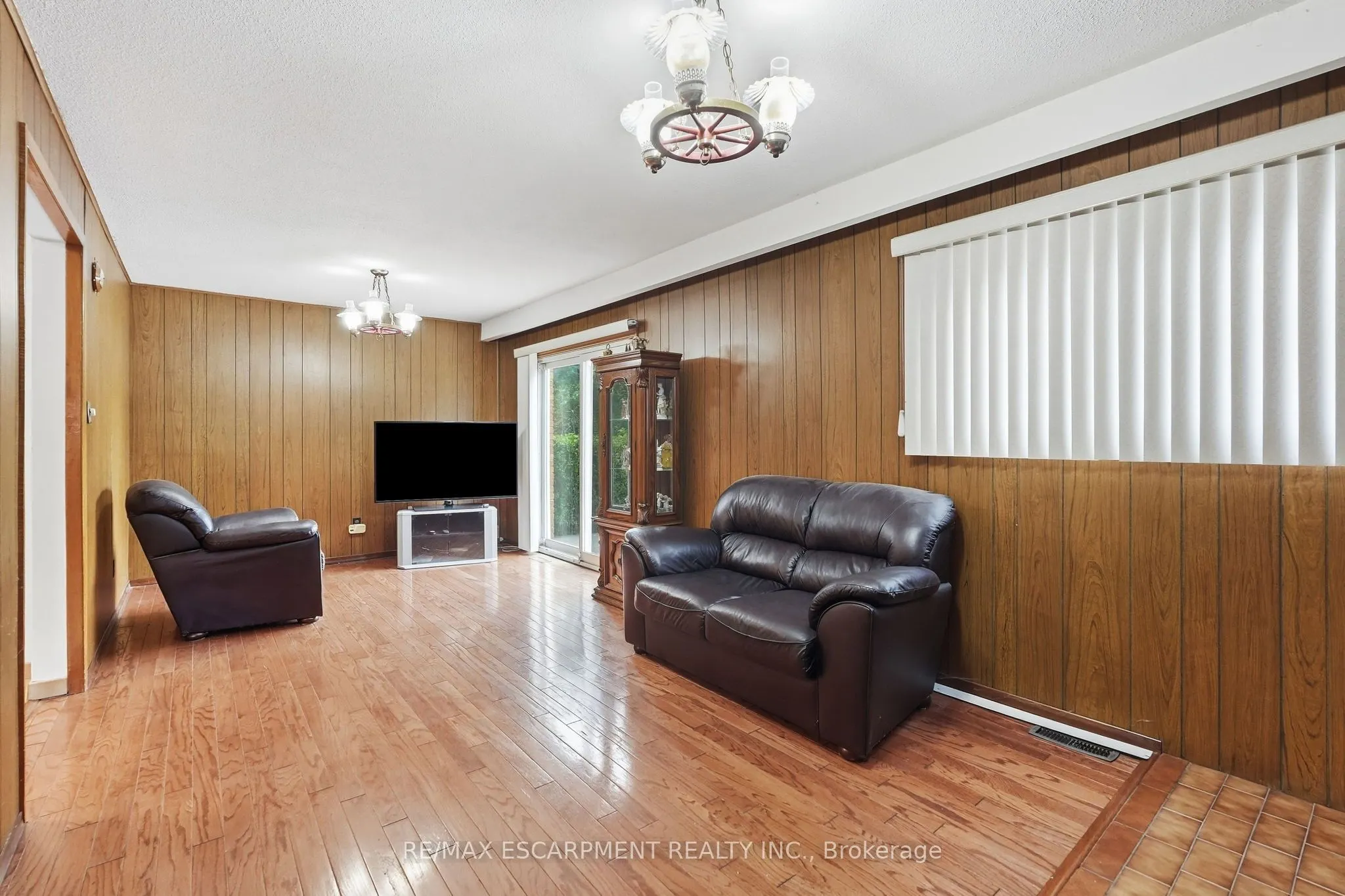 7566 Netherwood Road