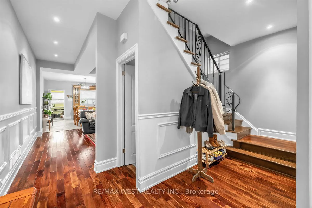 66 Bristol Avenue