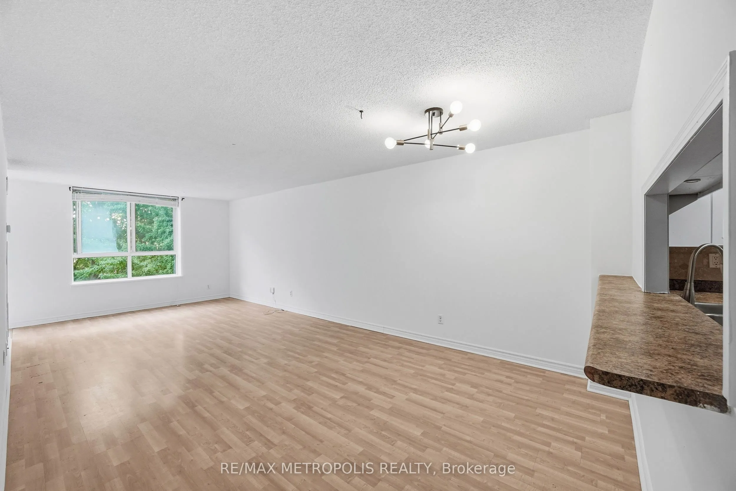 1485 Lakeshore Road E #409