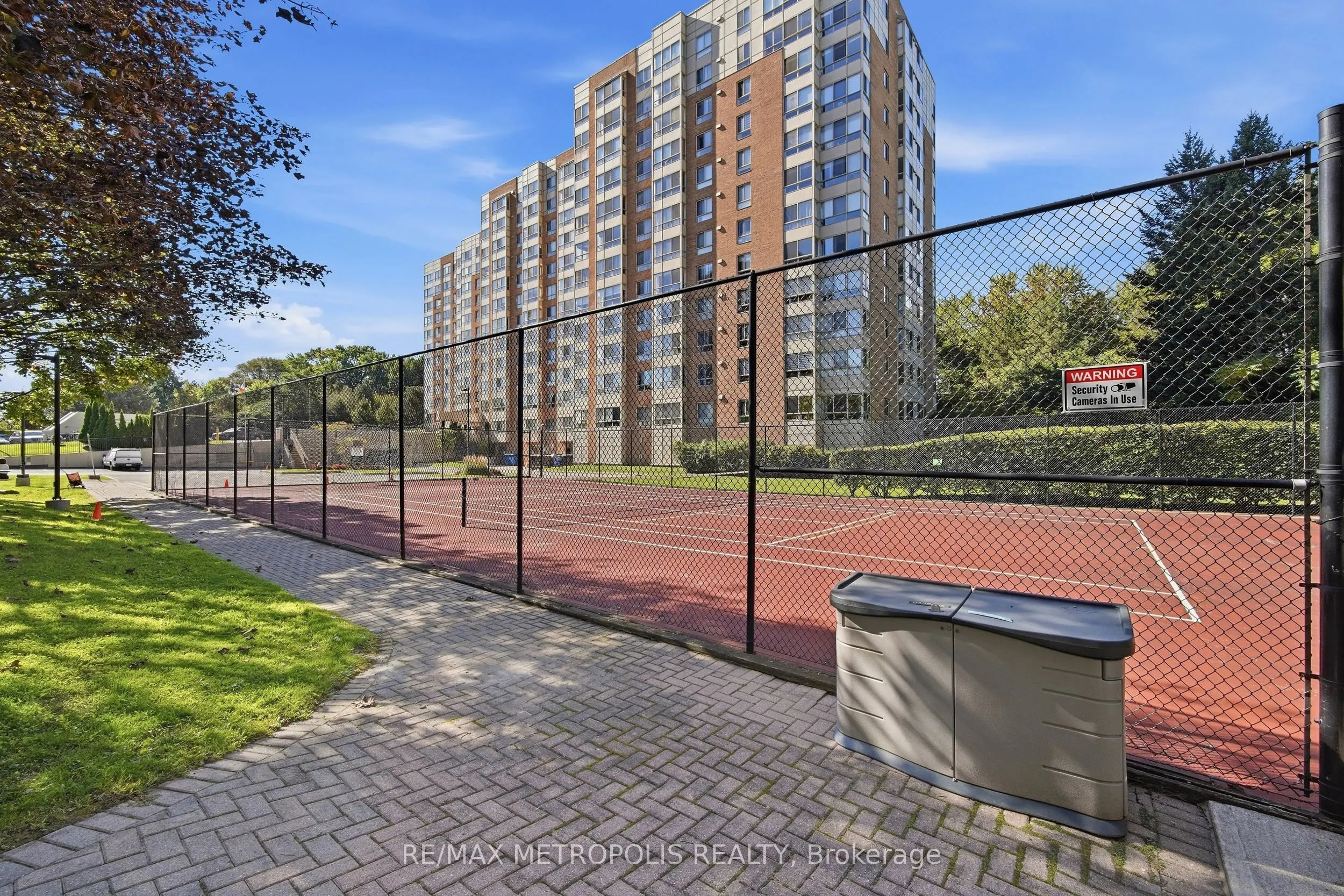 1485 Lakeshore Road E #409