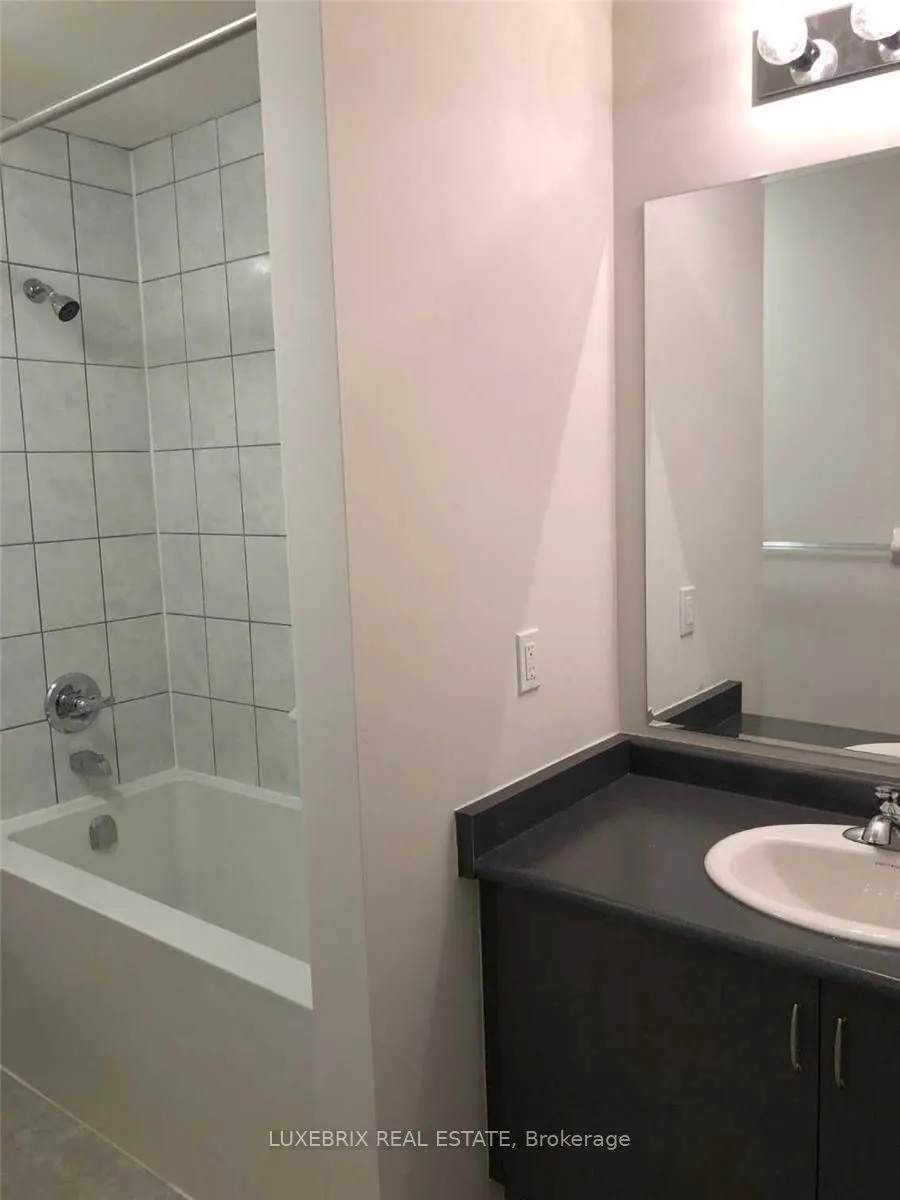 1464 Pratt Heights