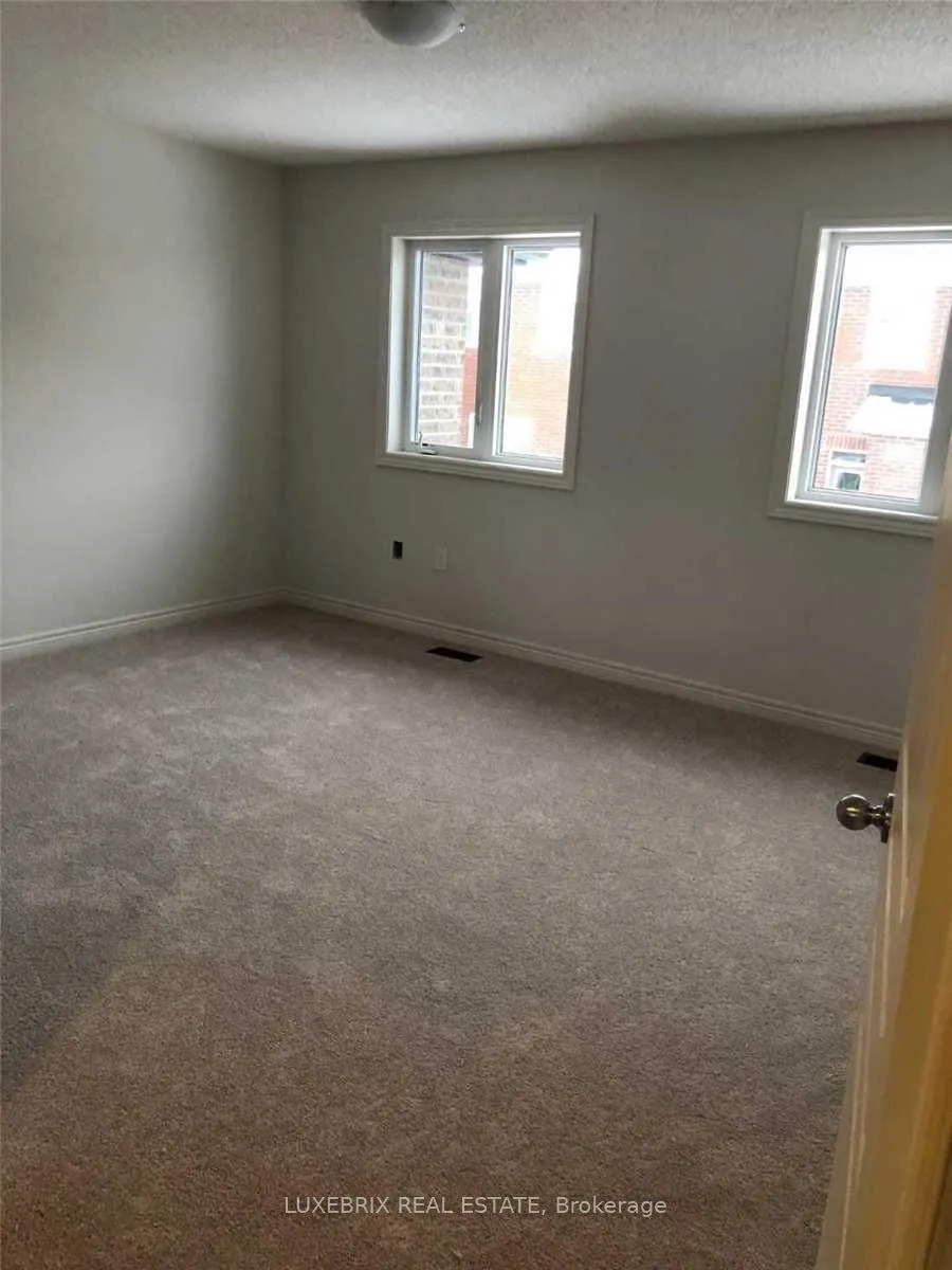 1464 Pratt Heights