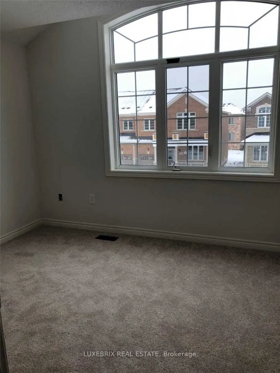 1464 Pratt Heights