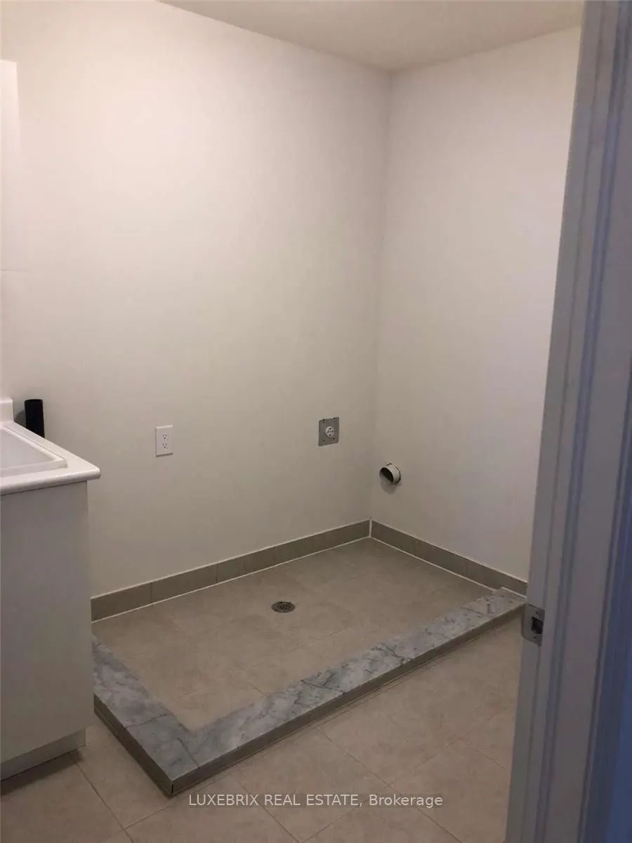 1464 Pratt Heights