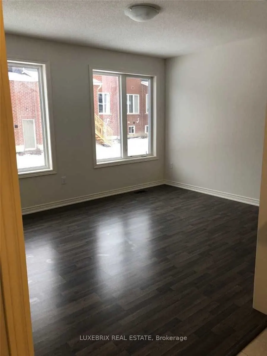1464 Pratt Heights
