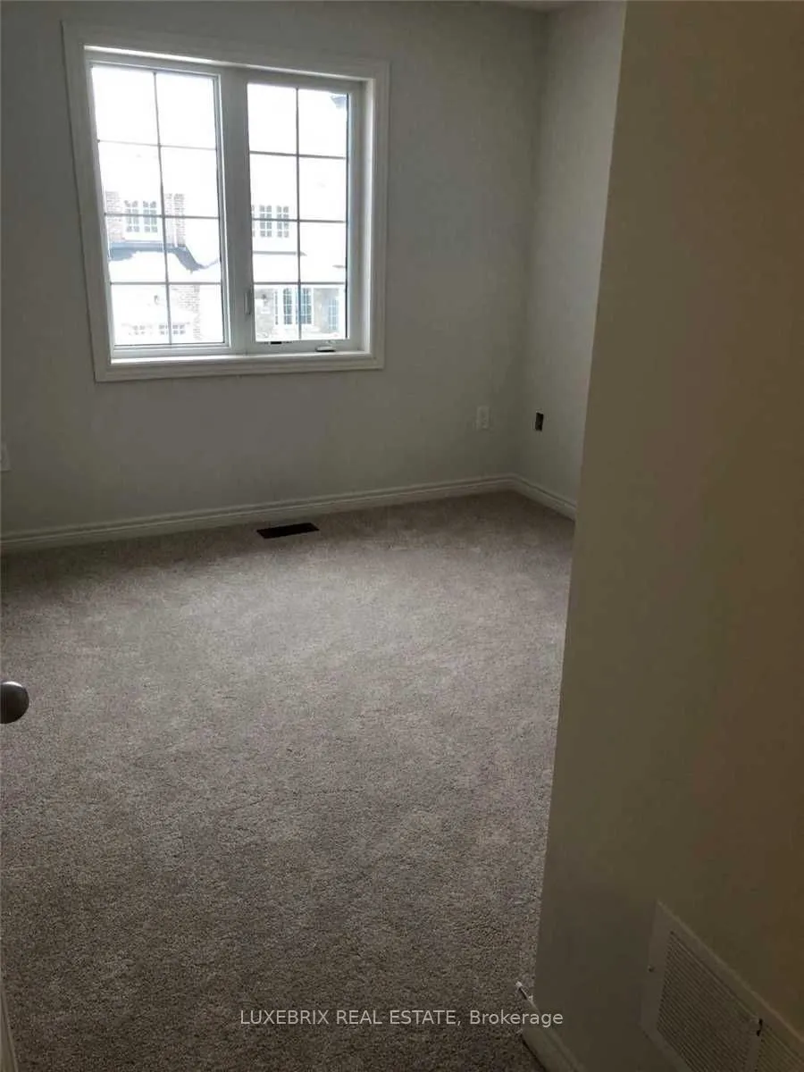 1464 Pratt Heights